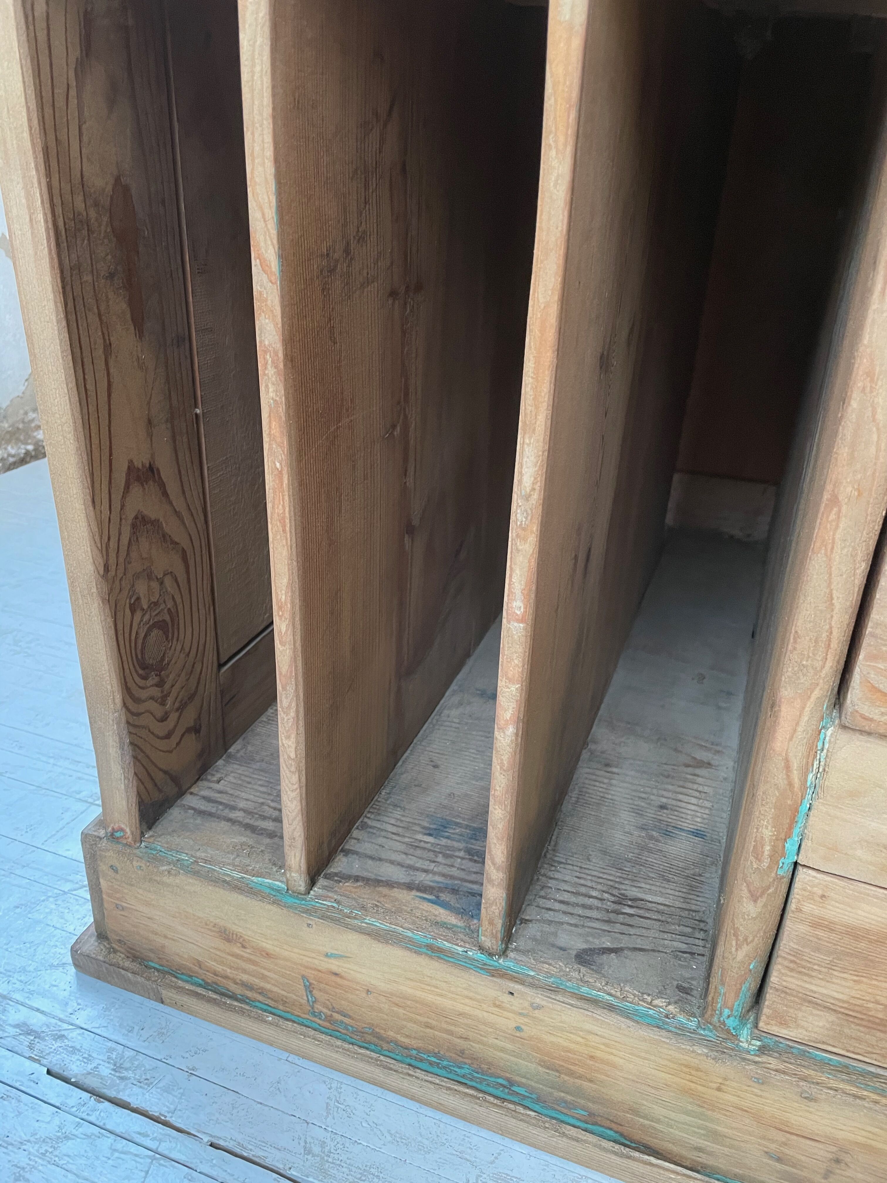 Old XXL drawer counter