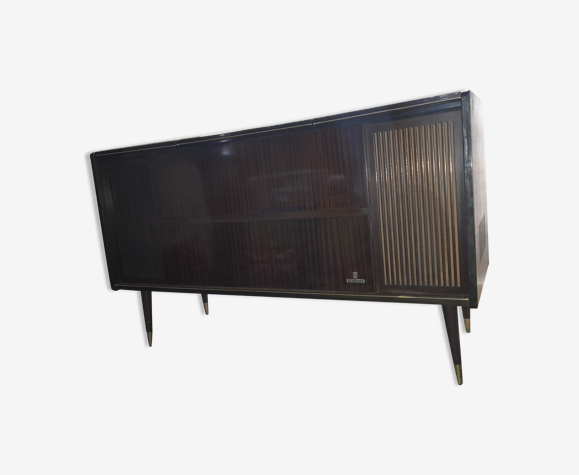 Radio cabinet and record player