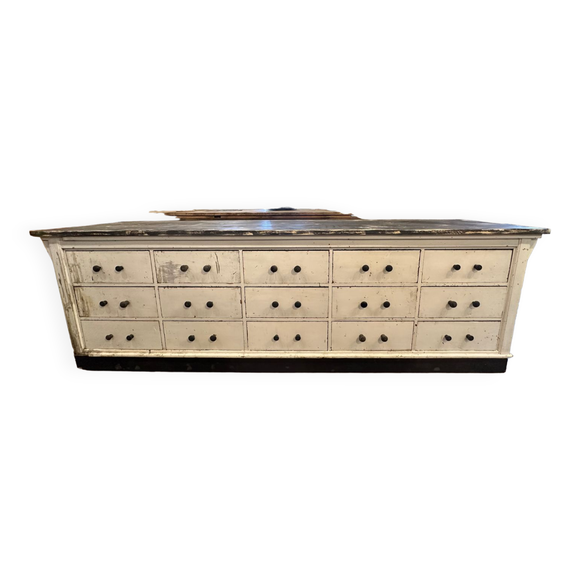 Countertop or loom cabinet with panel drawers