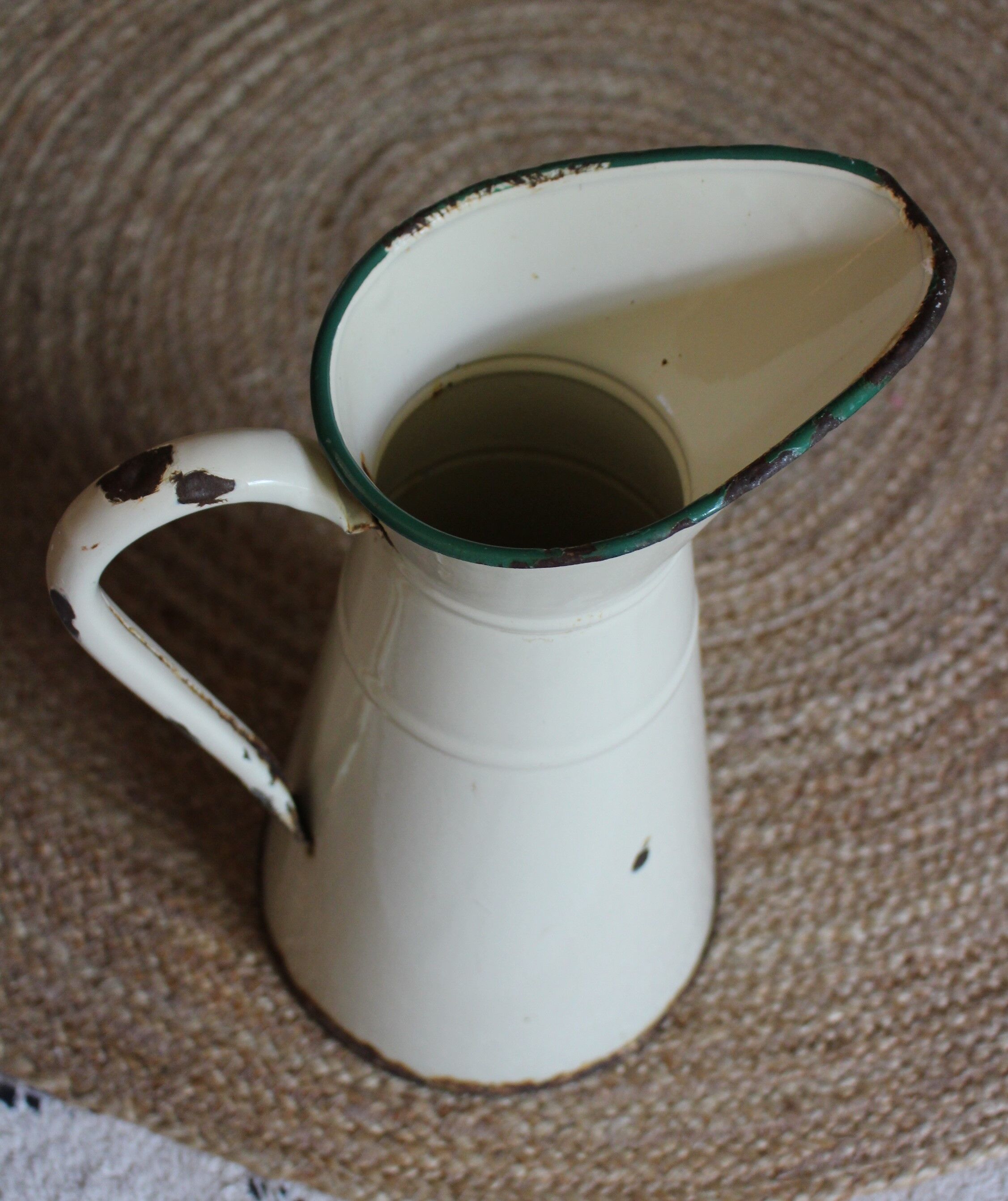 Large pitcher Enamelled sheet metal