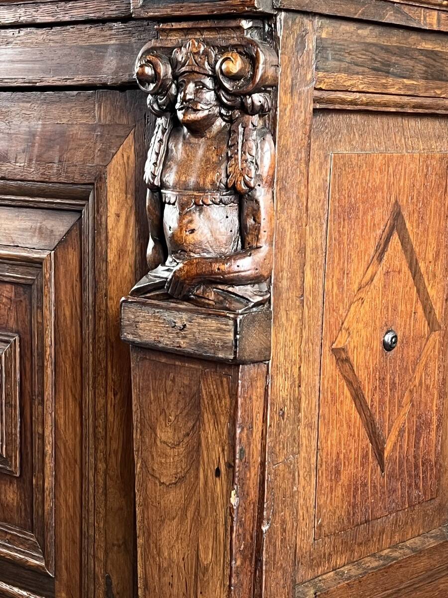 Antique carved wooden buffet in Renaissance style, late 18th / early 19th century.