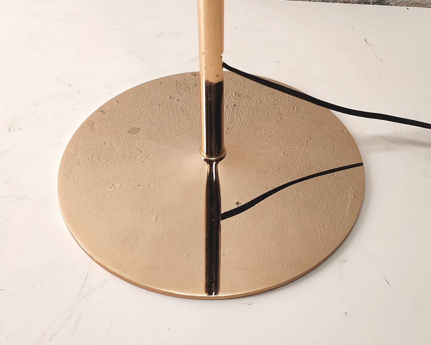 Lampadaire arc année 80 laiton doré