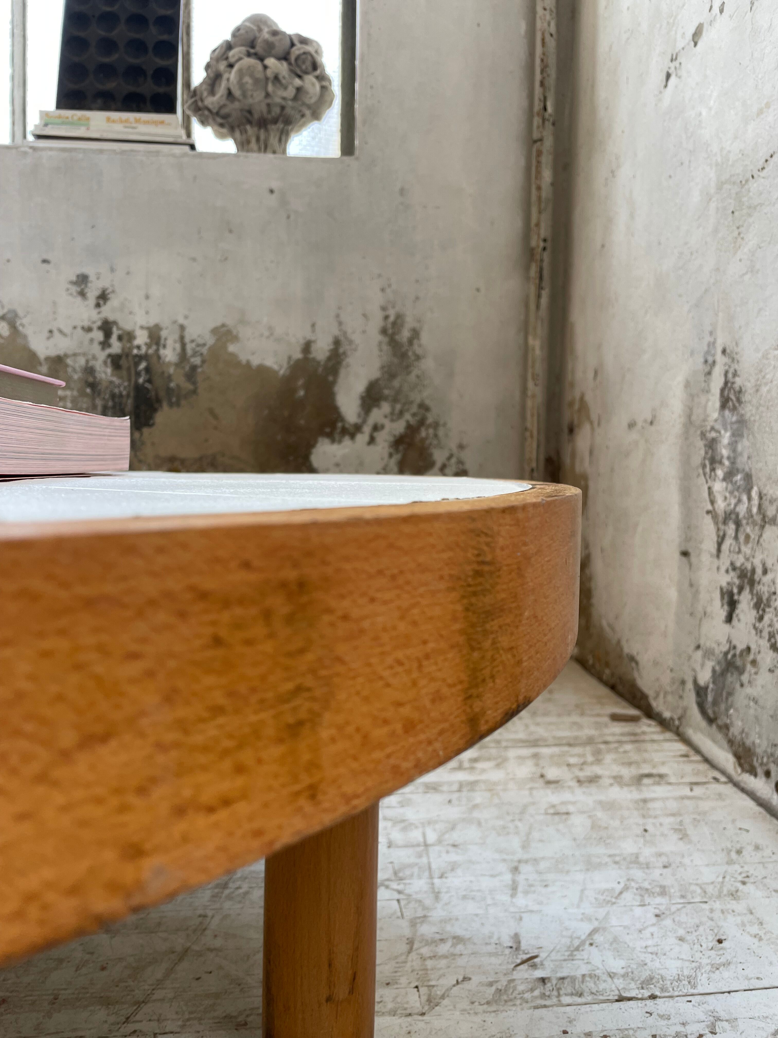 Round coffee table white ceramic and wood