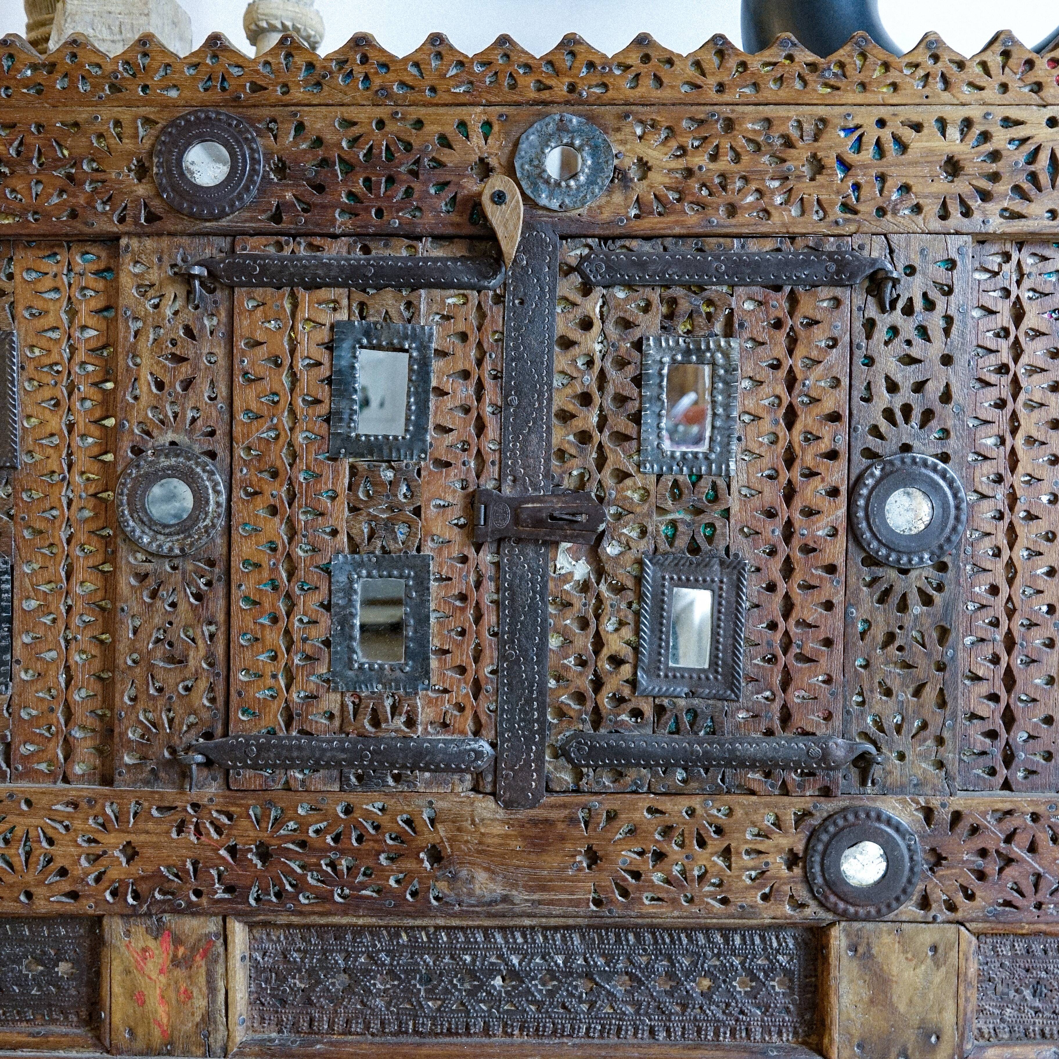 Ancien meuble indien Damchiya