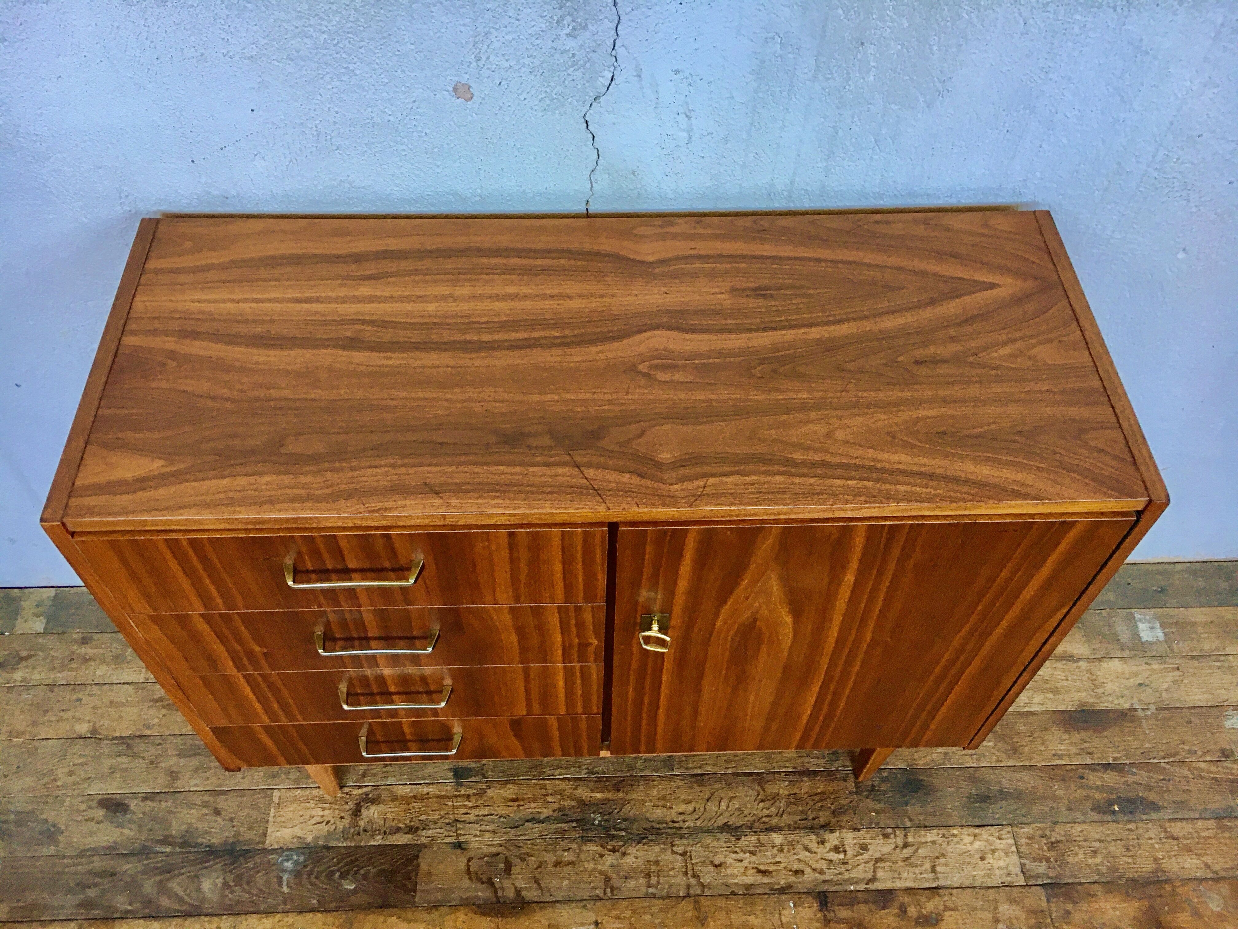 Buffet vintage retro 1950 feet spindles Scandinavian style