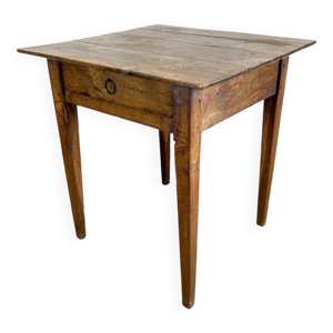 Table de ferme carrée