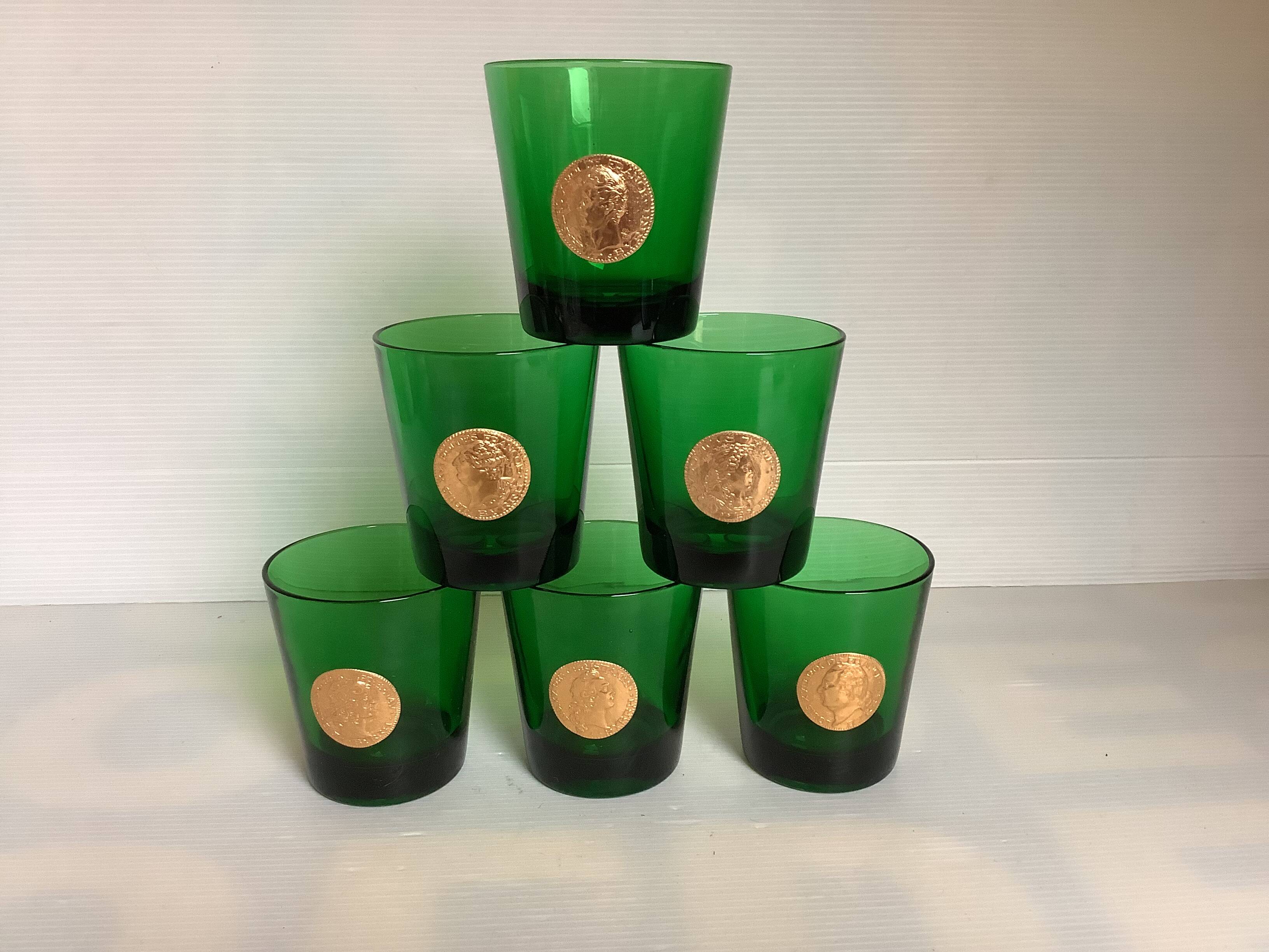 Six verres asymétriques en verre vert vintage