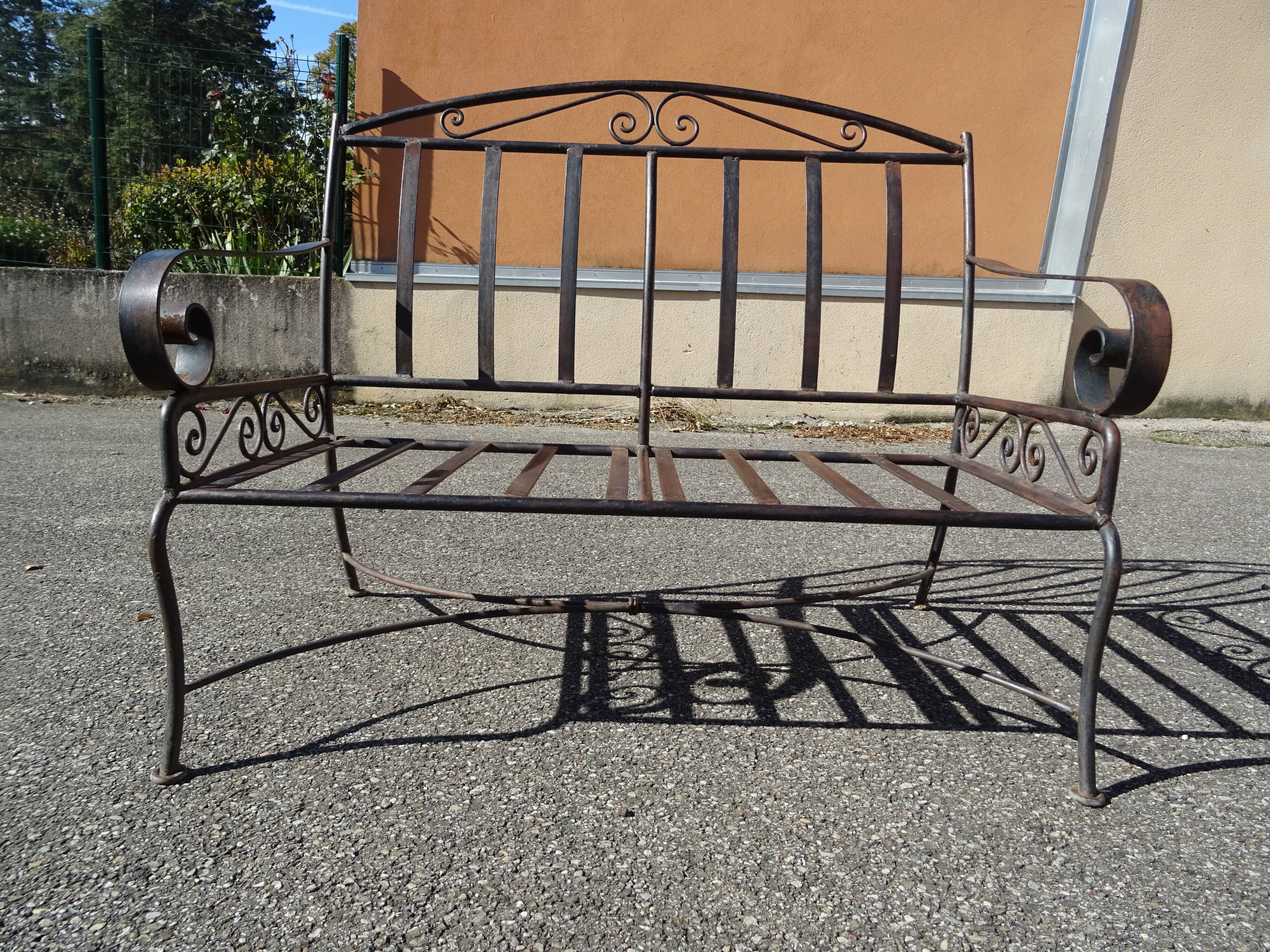 Banc de jardin en fer forgé