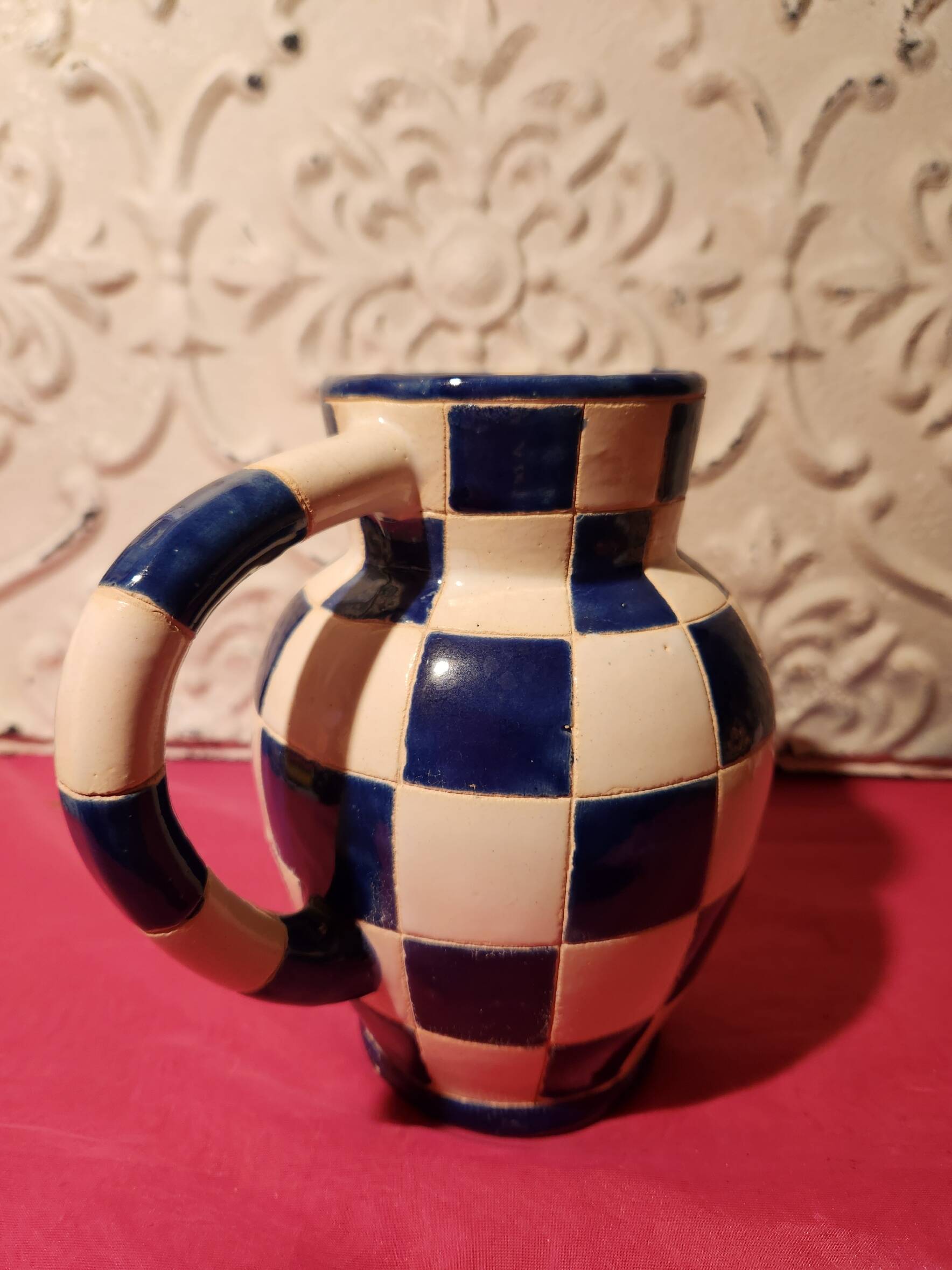 Ceramic jug with blue and white checkered pattern "Lustucru"