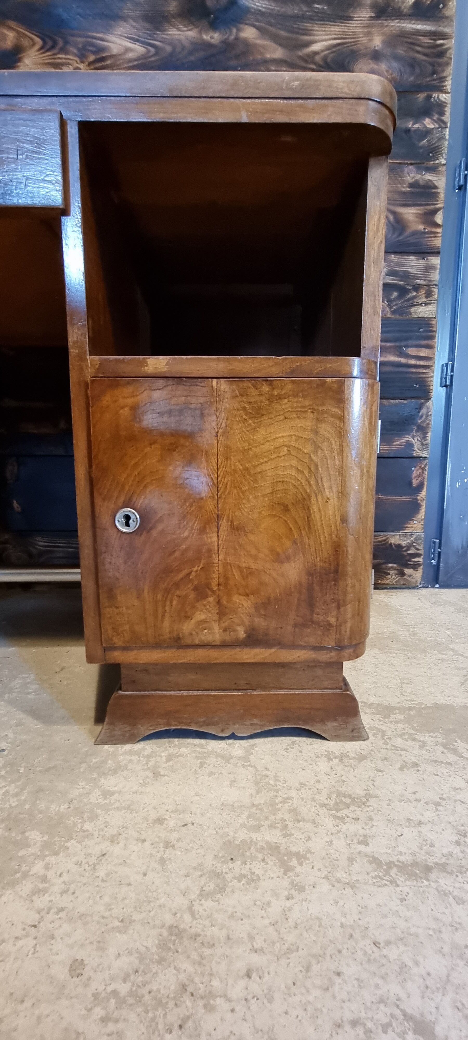 Glass tray desk