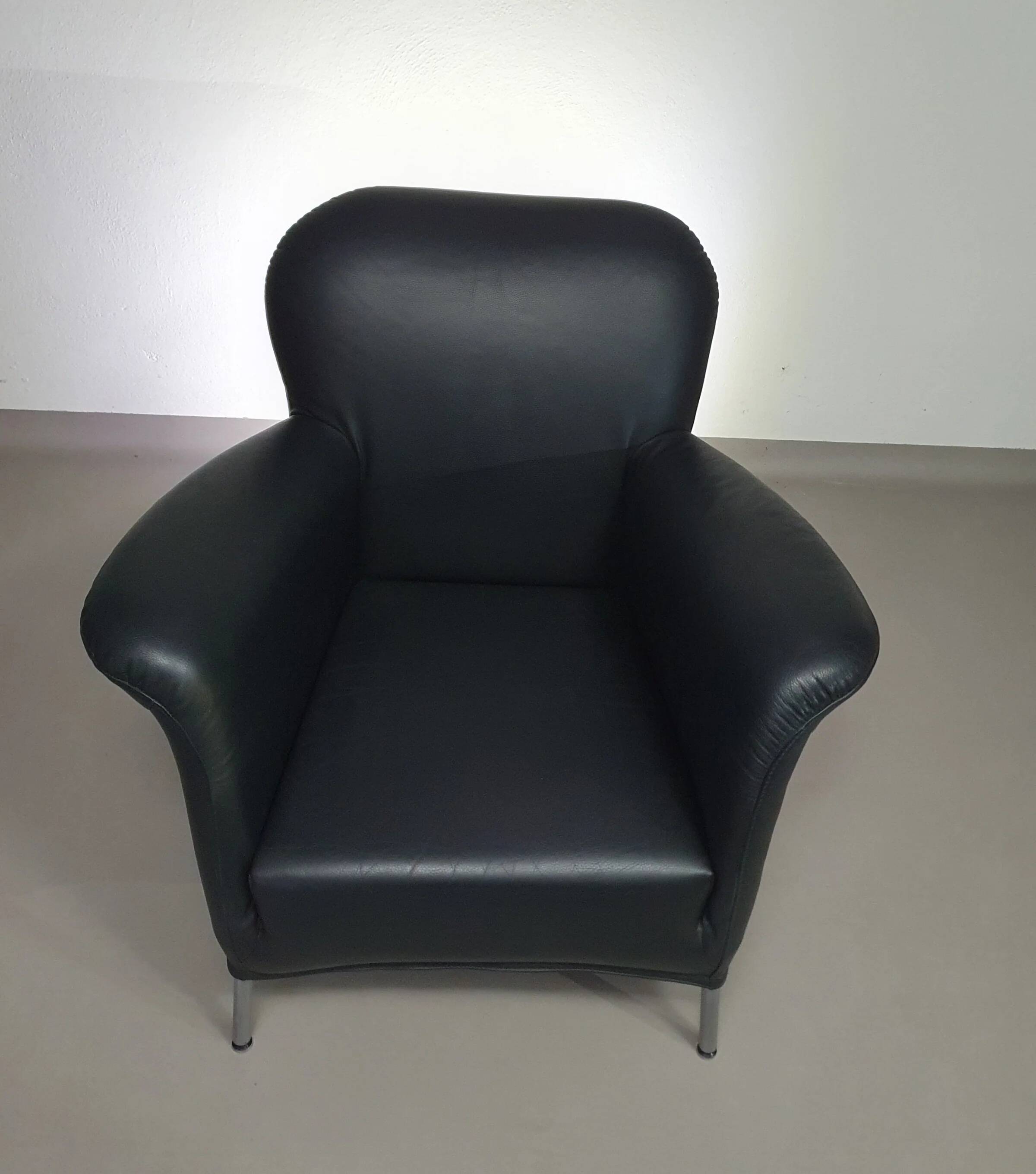 3 x rare armchair / model Turn / black leather / Bert Plantagie in mint condition.