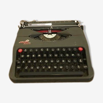 Old-typewriter Empire Aristocrat gray