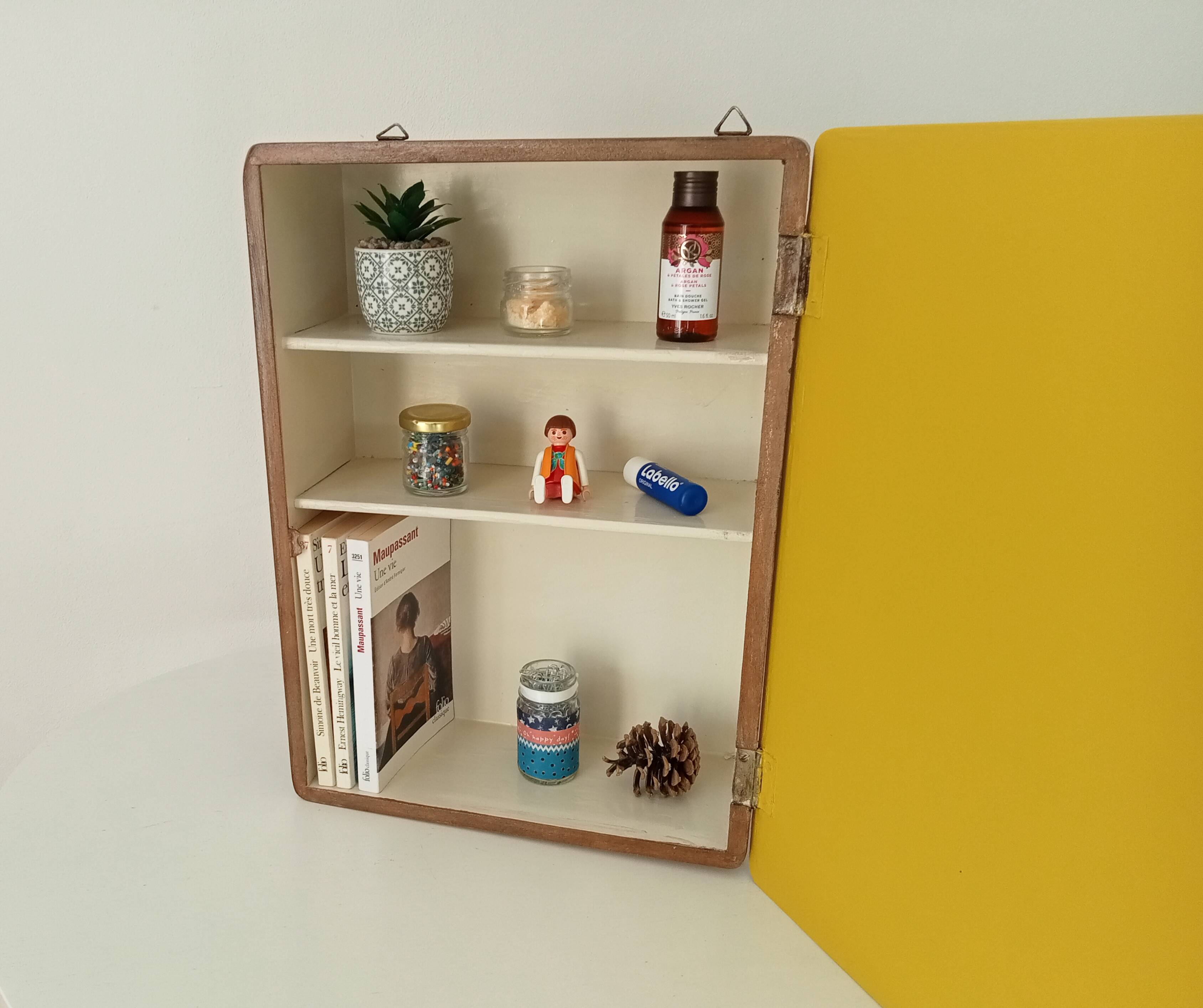Vintage medicine cabinet 50s/60s