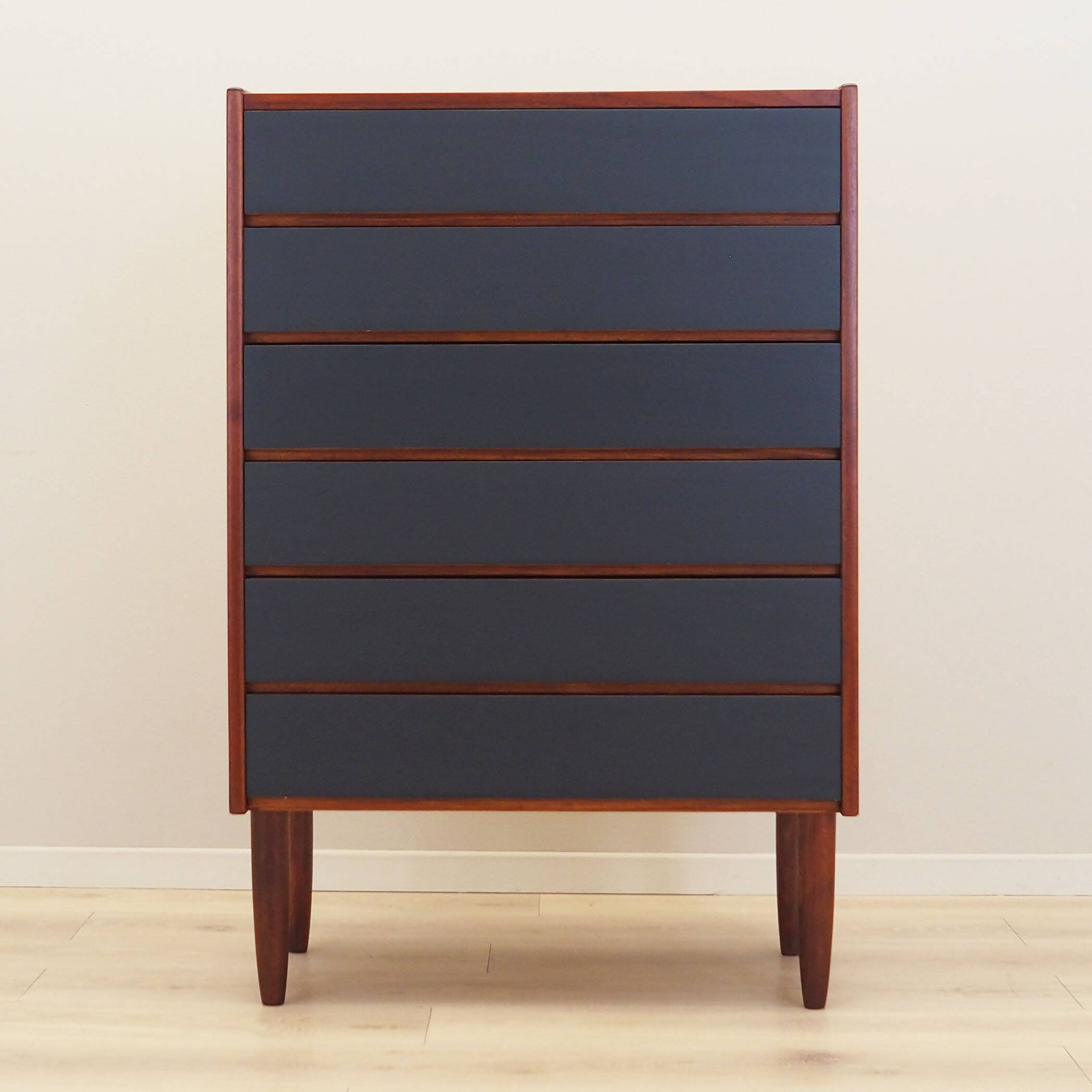 Commode en teck, design danois, années 1970, production : Danemark