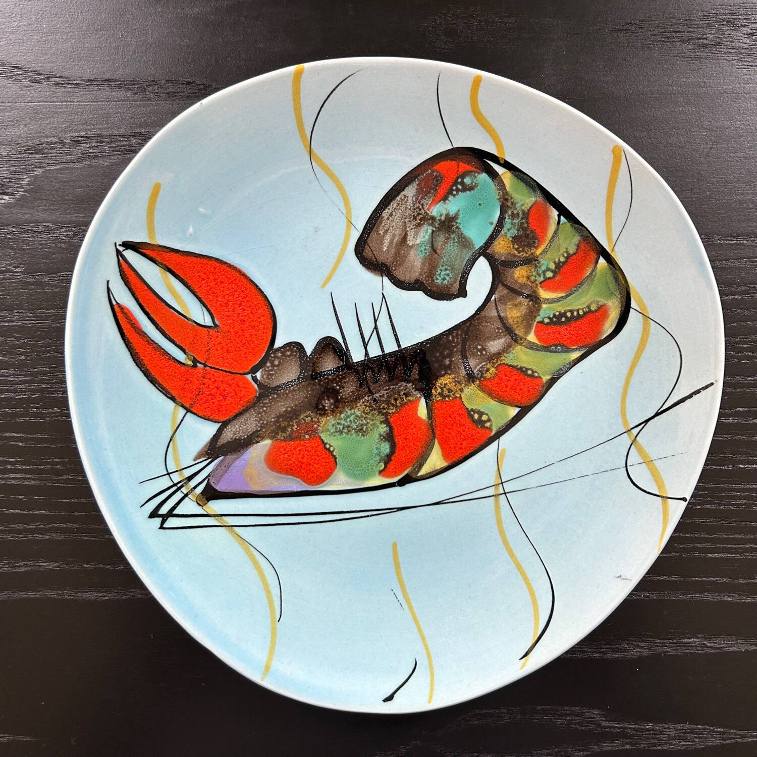50's dish with lobster decor