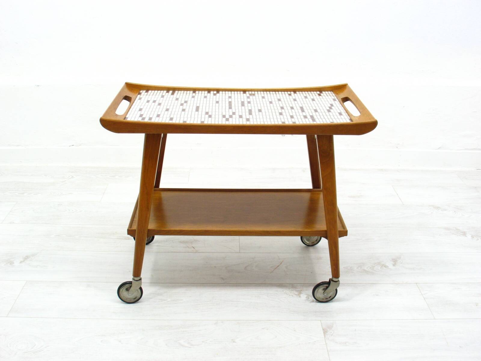 Chariot de bar et table en opale, Allemagne, années 1970.