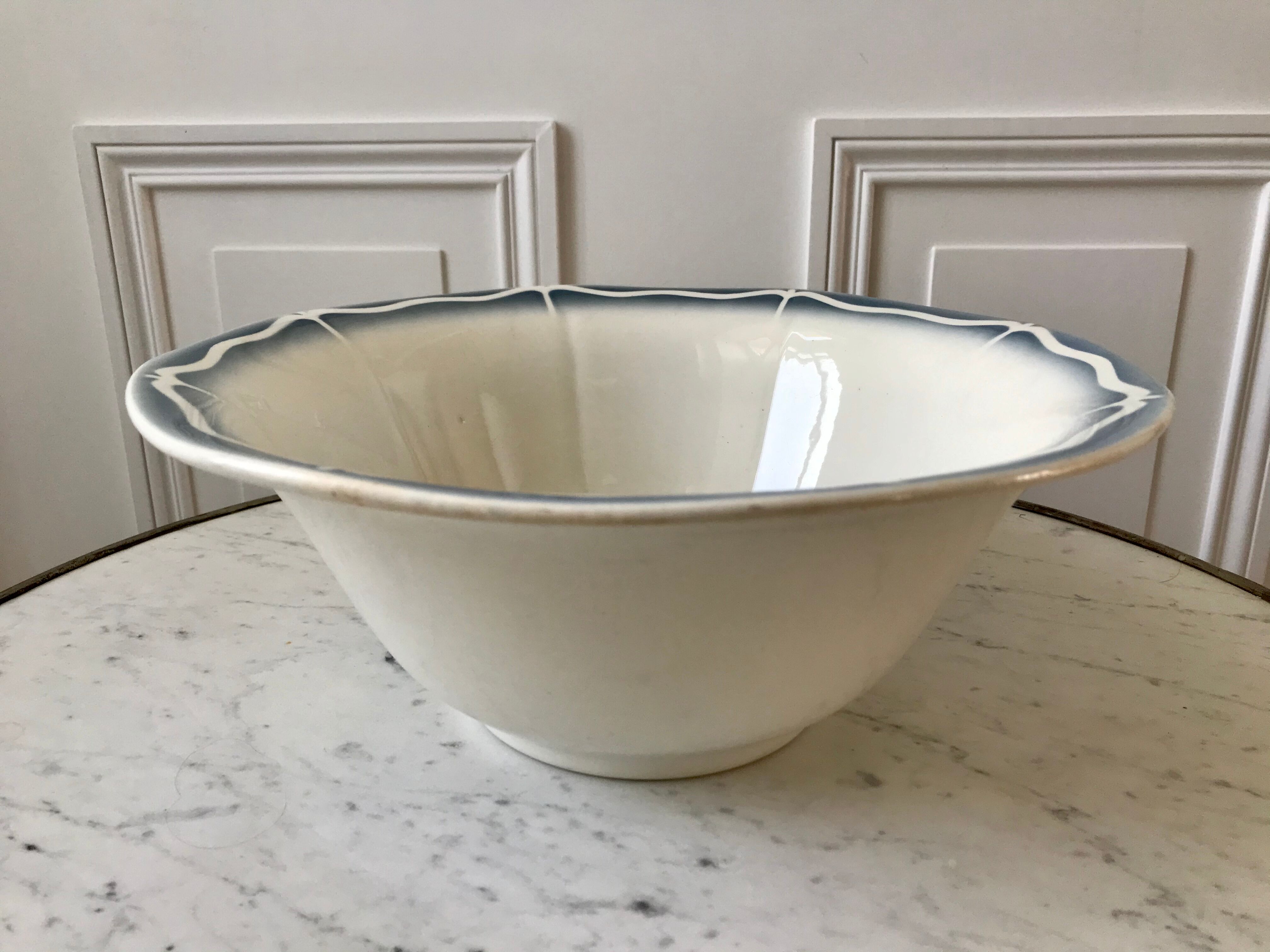 Salad bowl Digoin Sarreguemines model Nina Rosa years 30-40