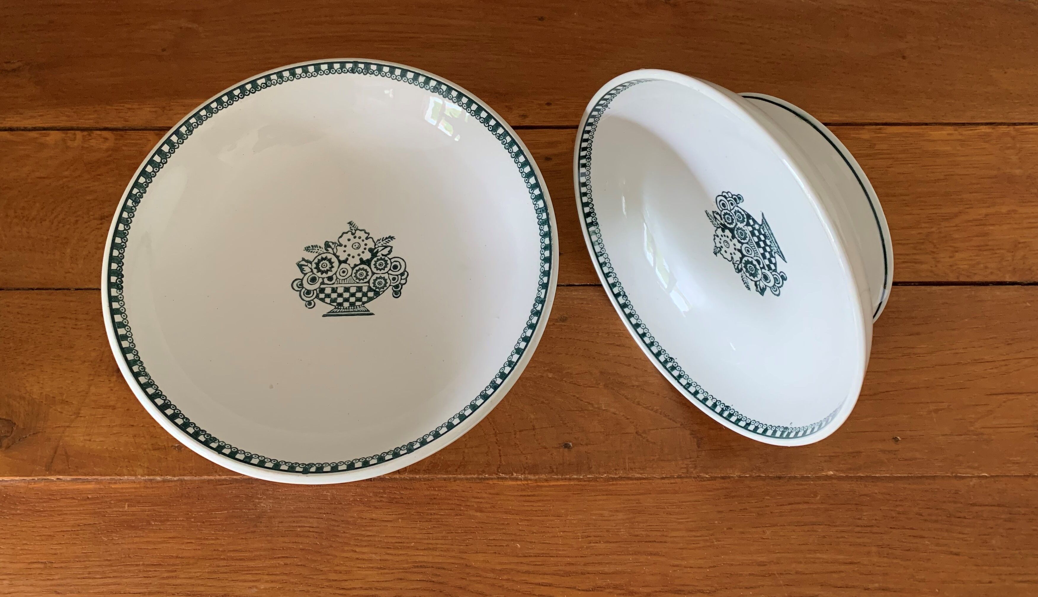 Set fruit cup & old composition in earthenware of Saint Amand (North) Late nineteenth century.