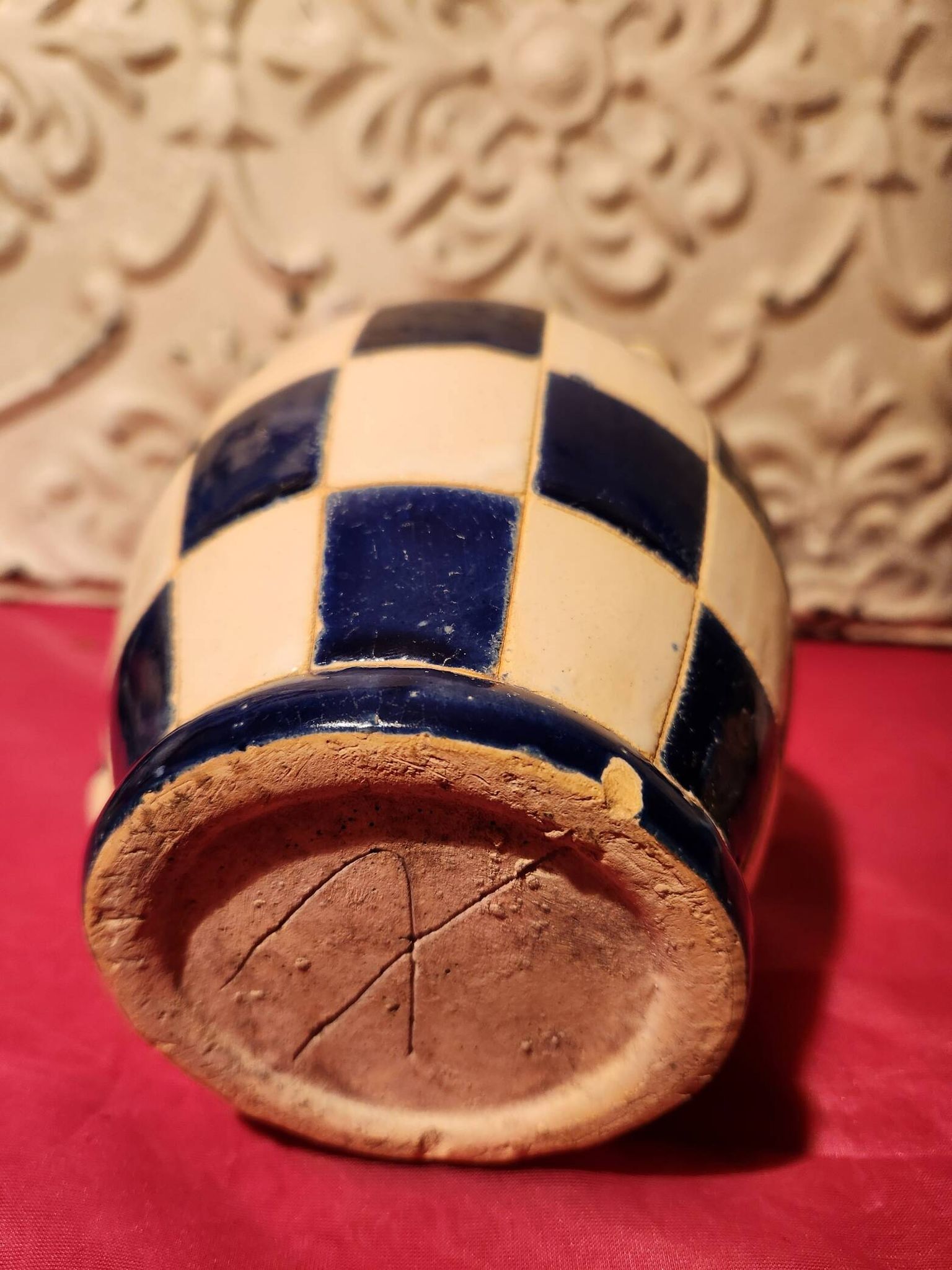 Ceramic jug with blue and white checkered pattern "Lustucru"