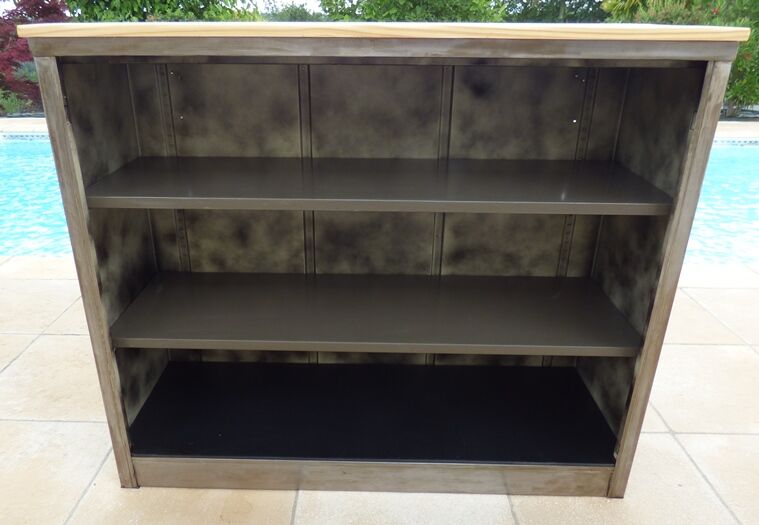 Meuble bas industriel en métal  passe partout avec dessus bois