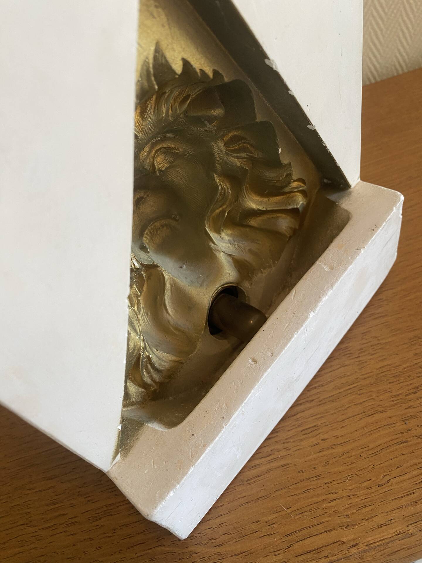 Vintage lamp Koros series lion look