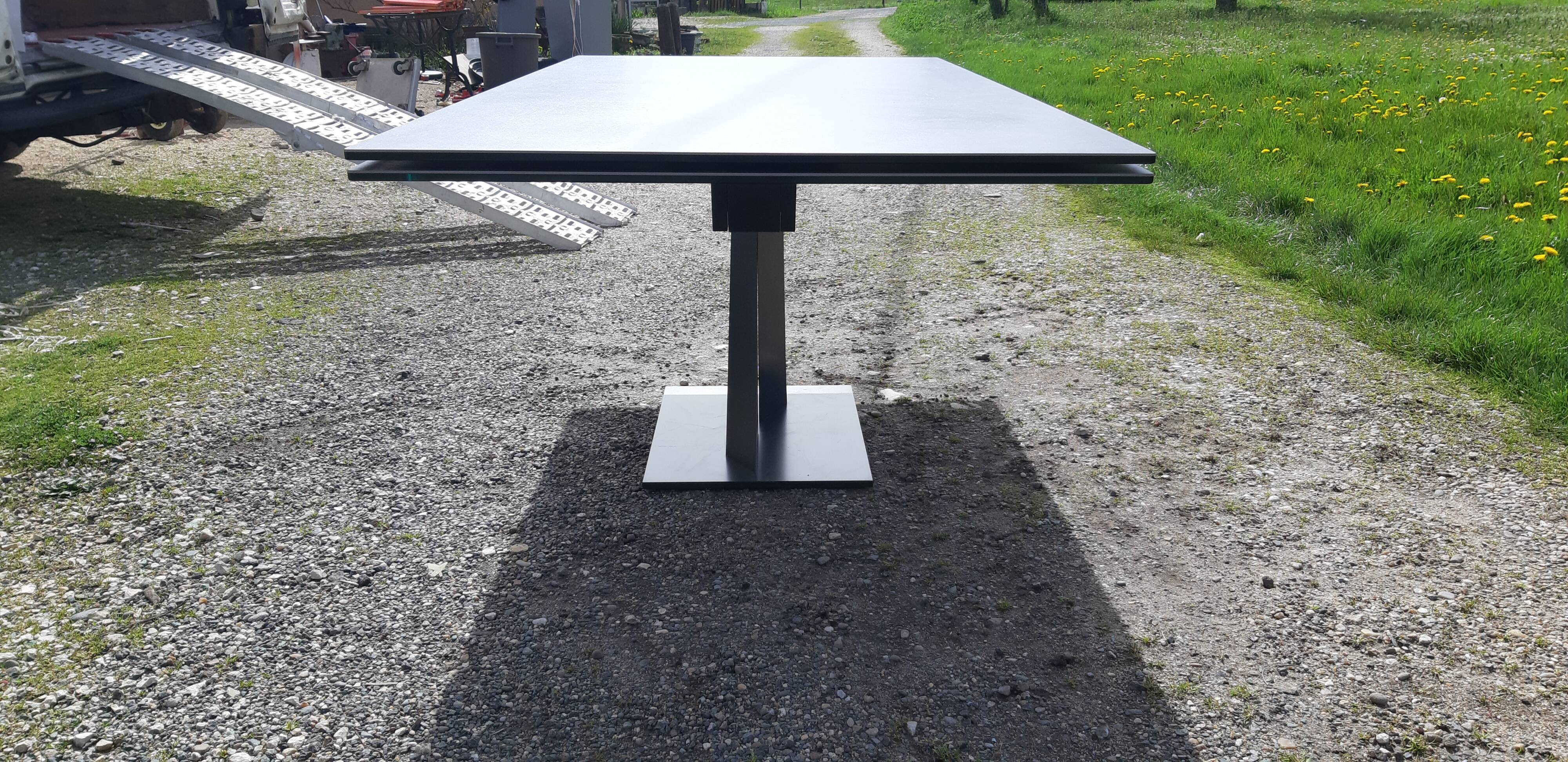 Table roche bobois axel model by Hatano Hyoshiaru