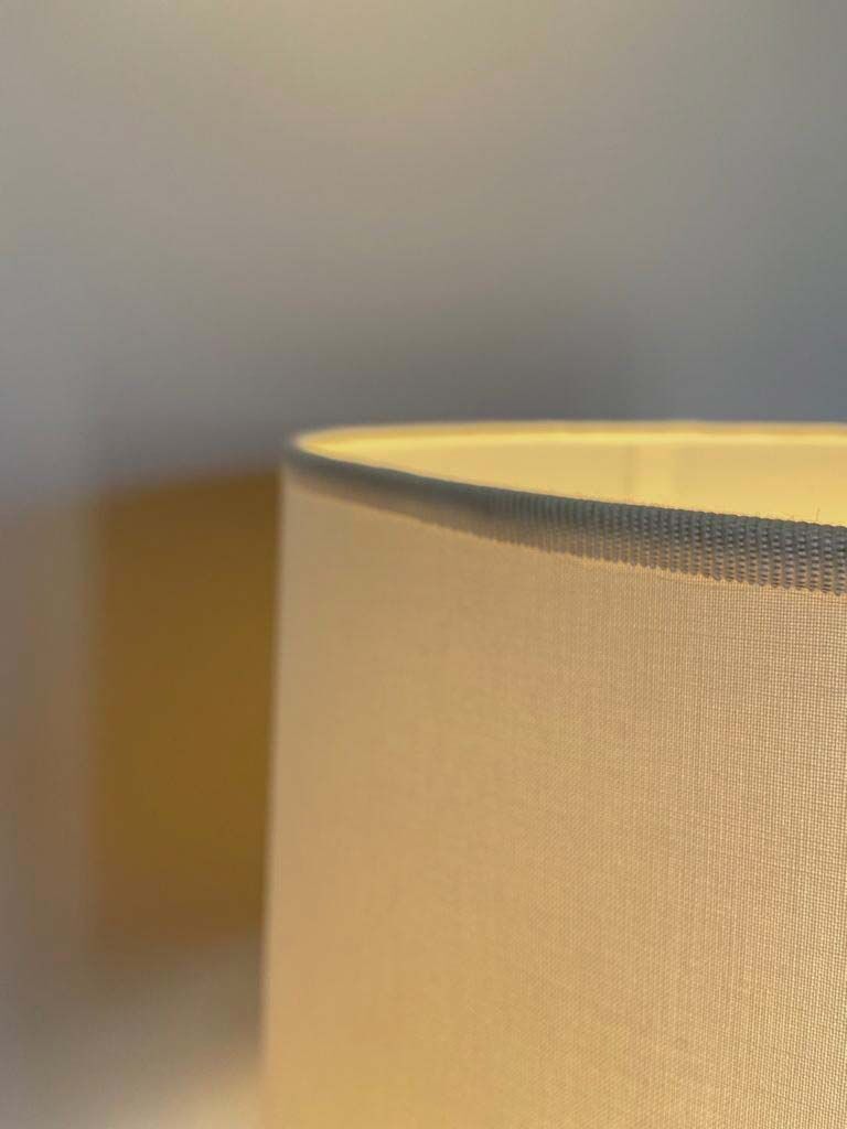 White lacquered ceramic table lamp, Italy 1970s