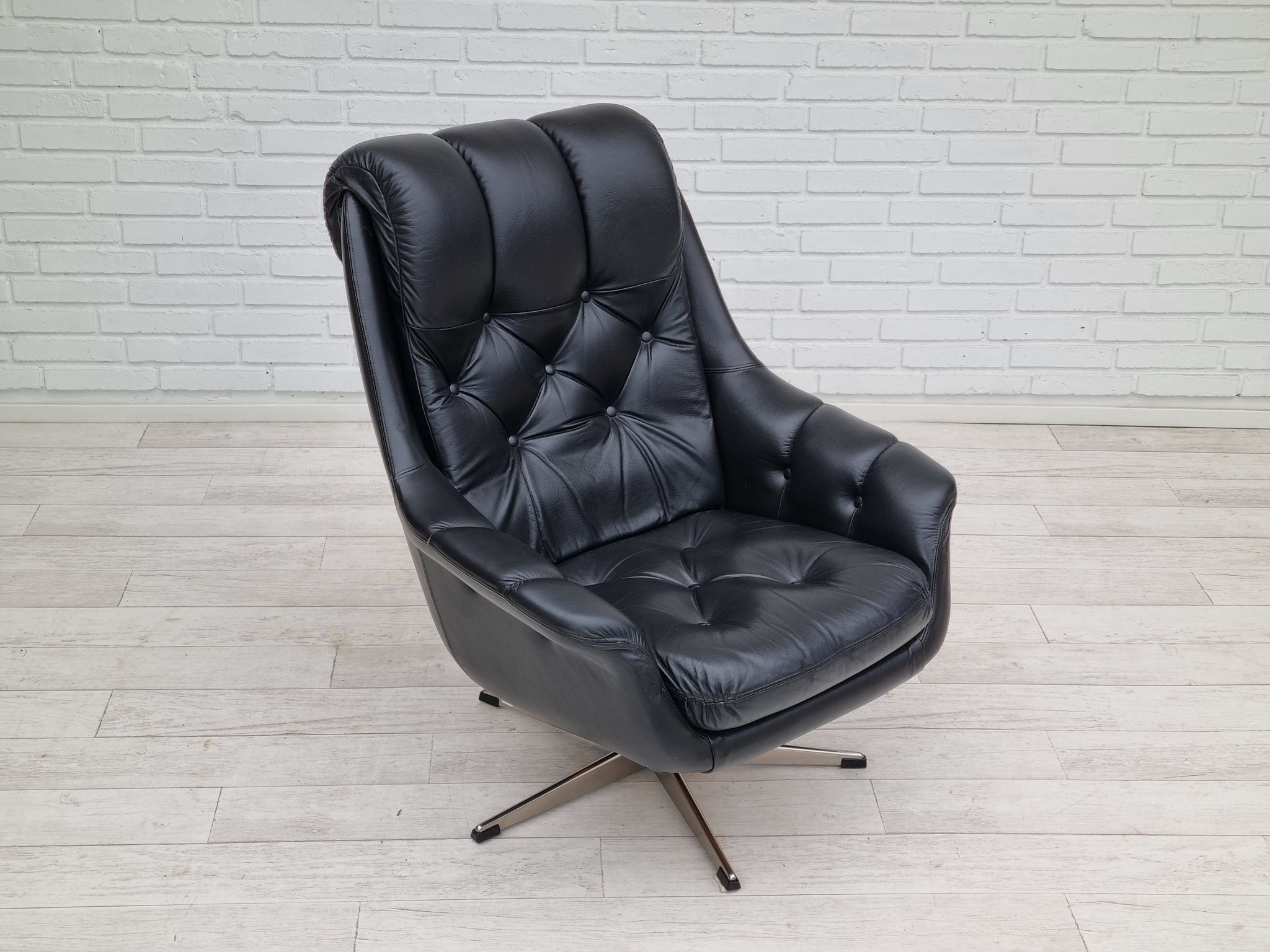Fauteuil en cuir pivotant danois vintage