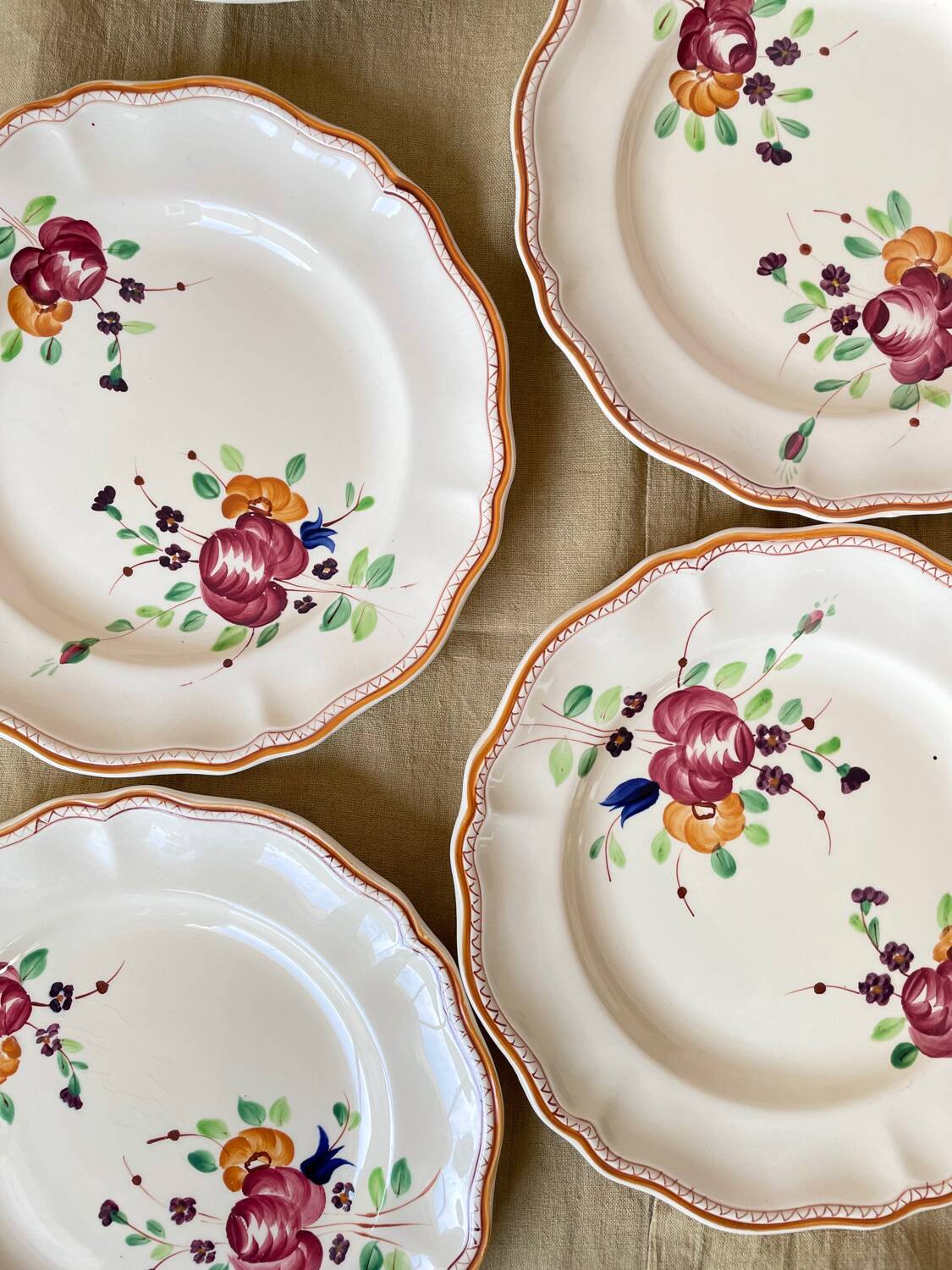 6 Plates and Dish with Painted Flowers Faïencerie Longchamp Monaco 1960s