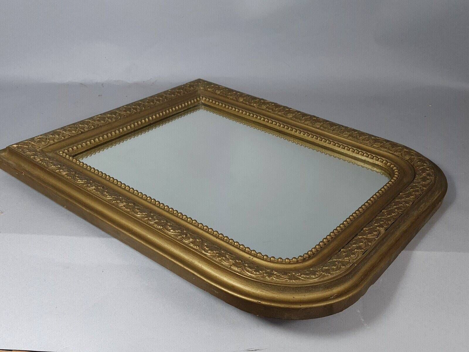 Late 19th century ogee frame mirror in gilded stucco wood 51.5x42.5 cm B622