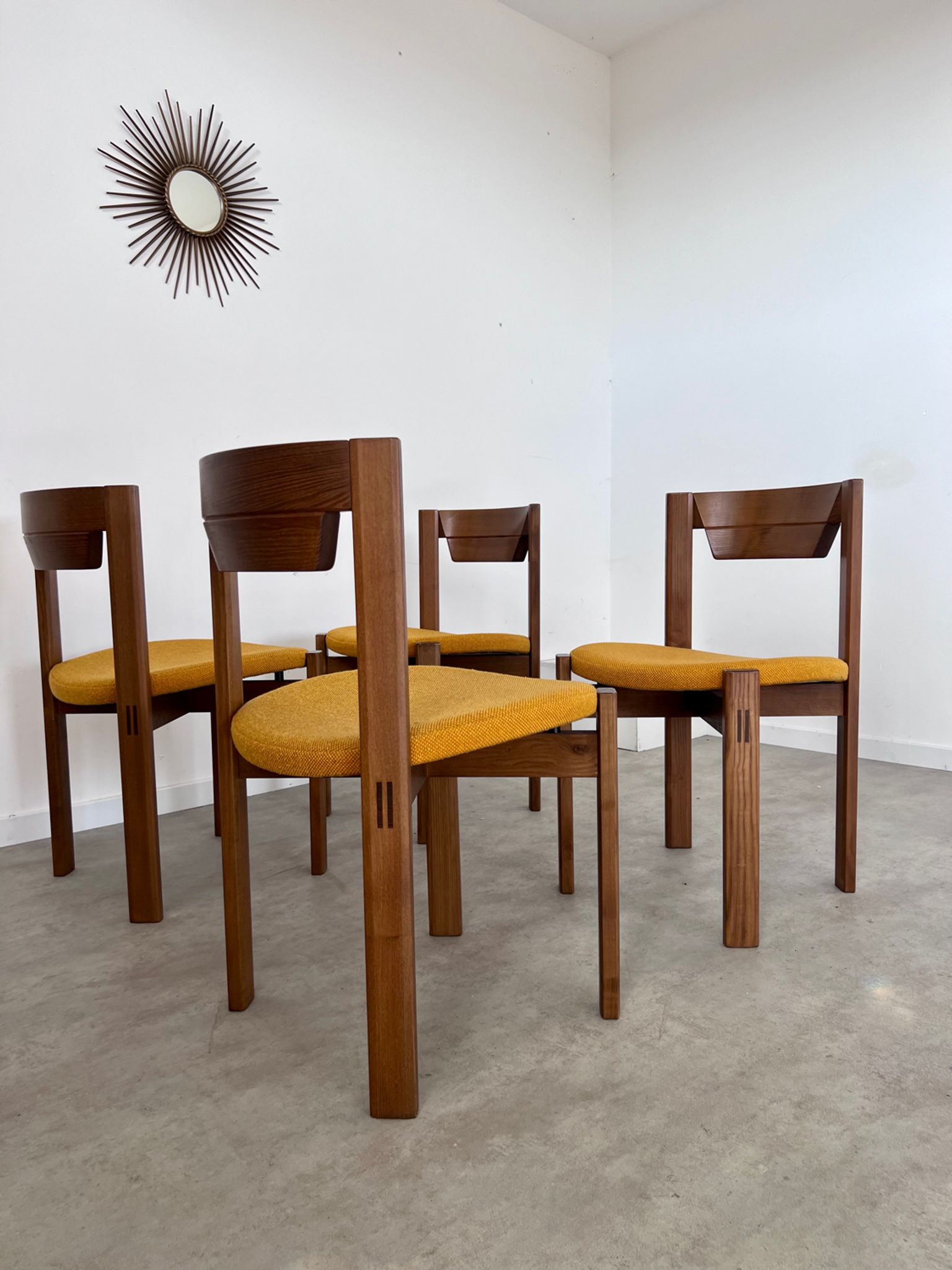 Set of 4 Scandinavian style chairs Girsberger 70s vintage solid wood