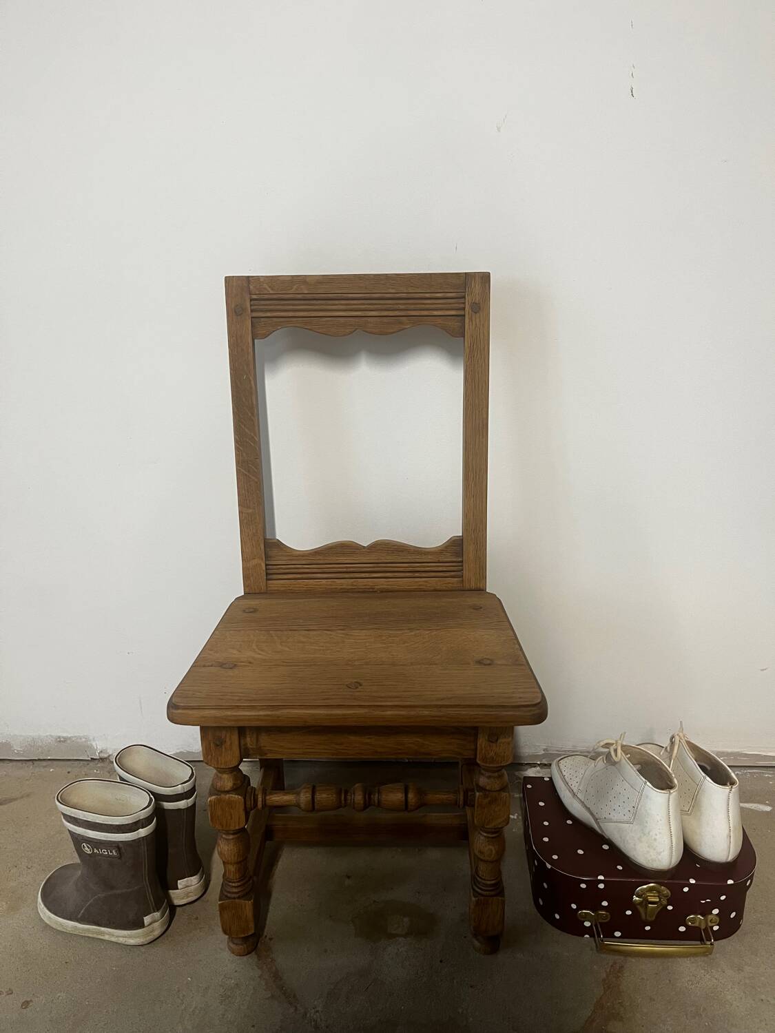 Solid oak chair for children