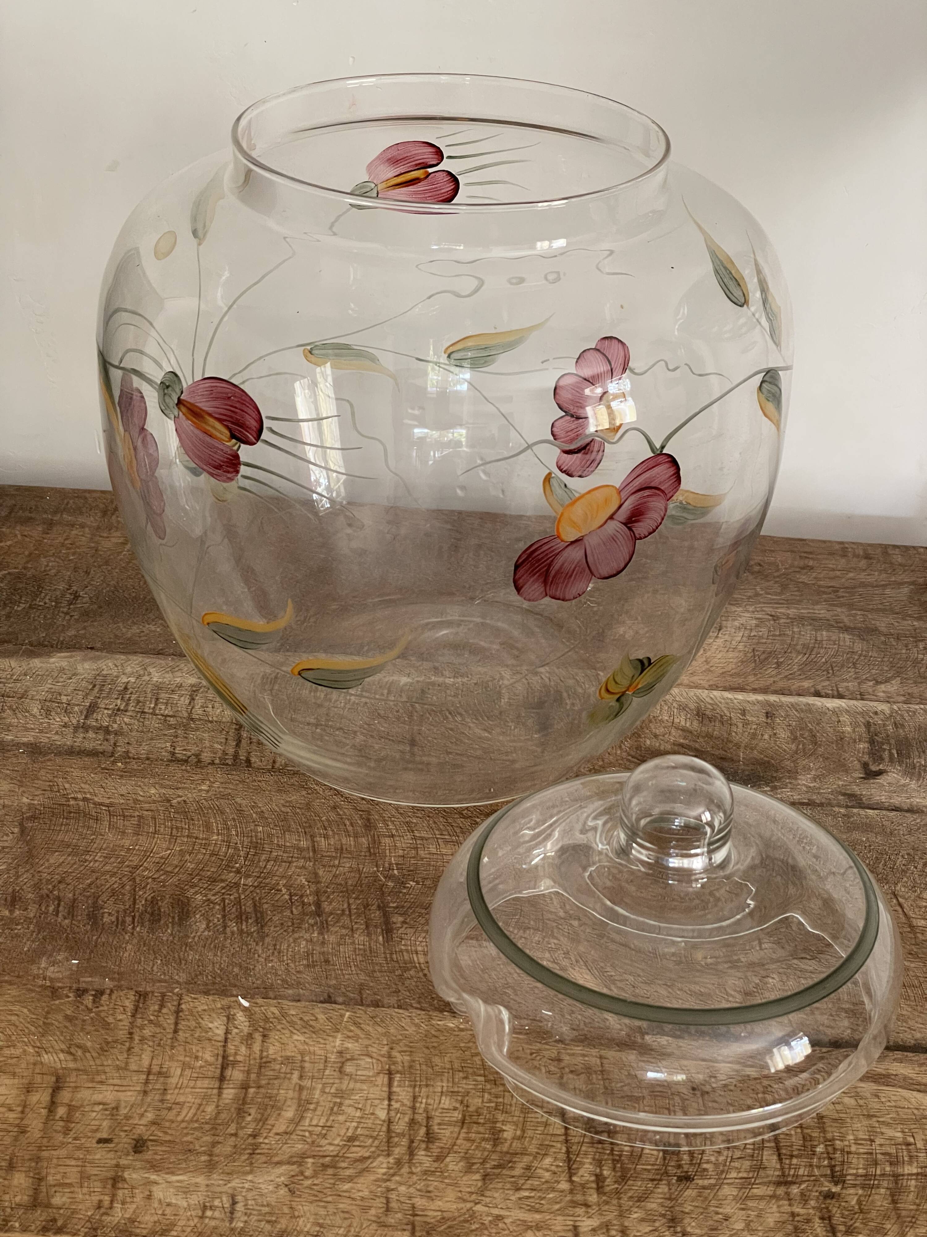 Large crystal jar with floral decoration