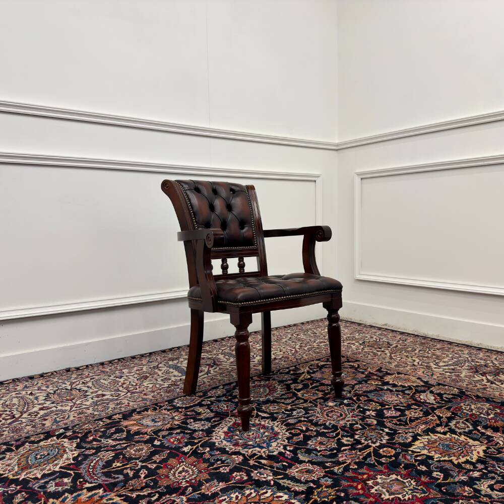 Ensemble de chaises de bureau anglaises bordeaux