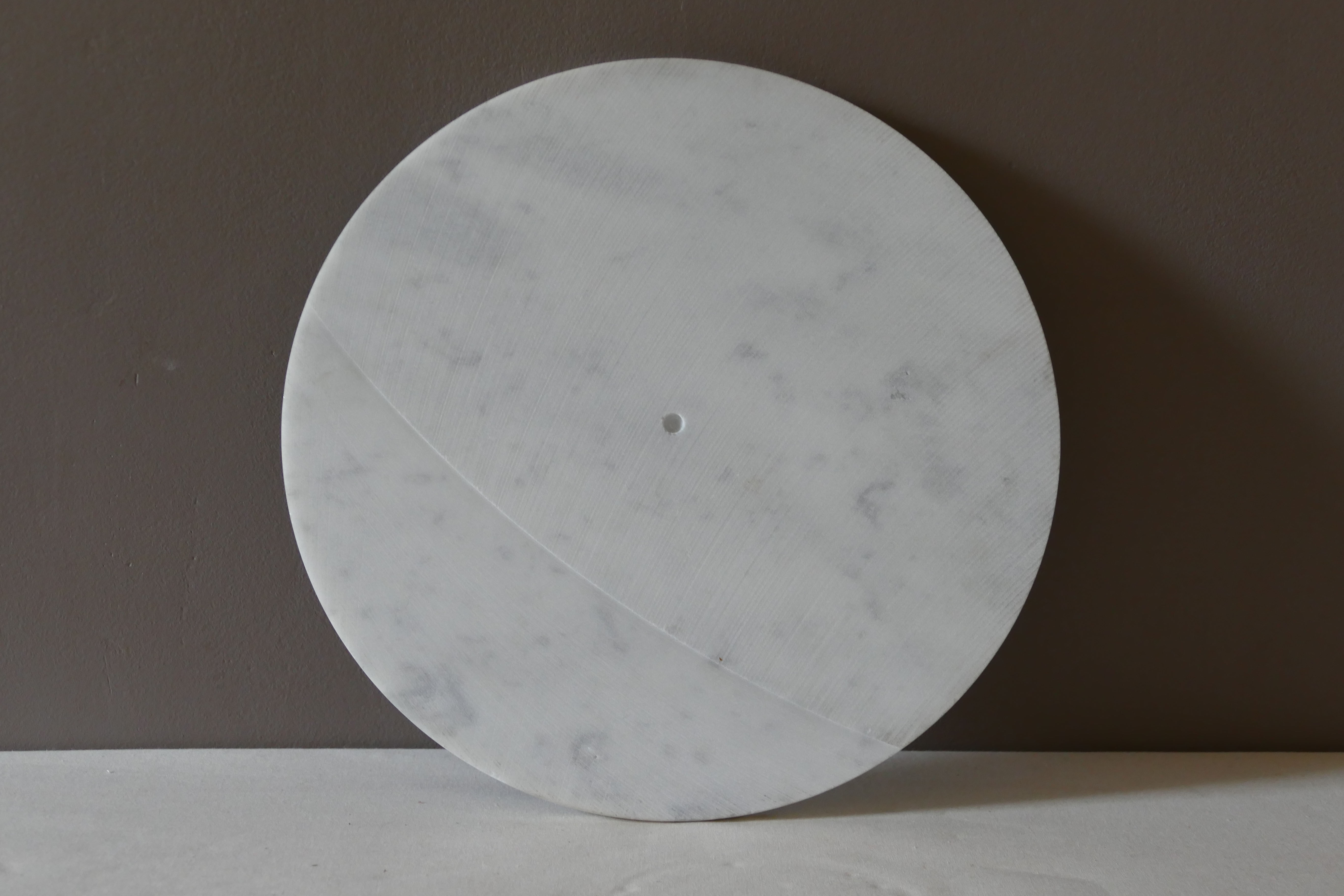 Oval cheese platter in marble and silver