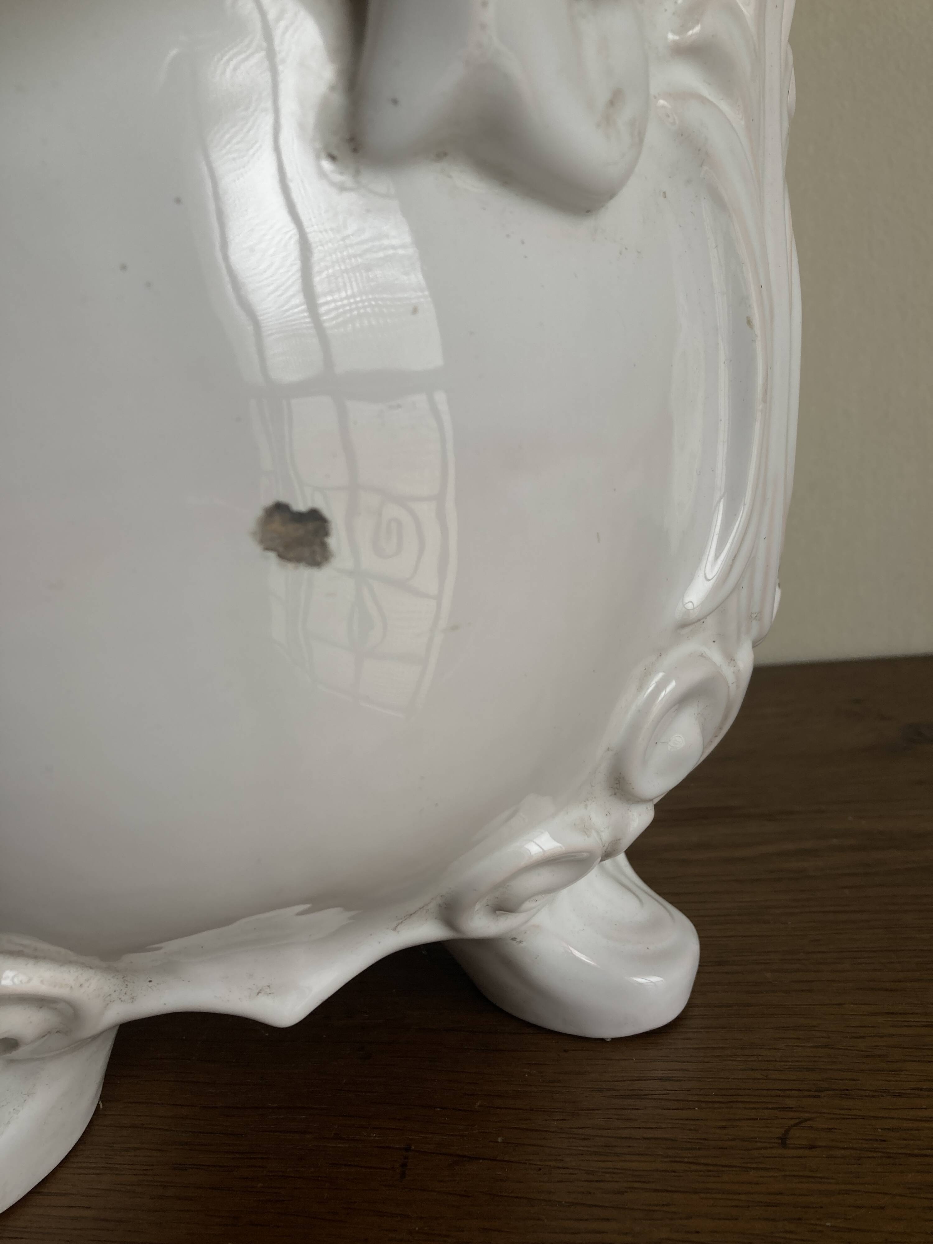 Moustiers Lallier white earthenware floor planter D30cm