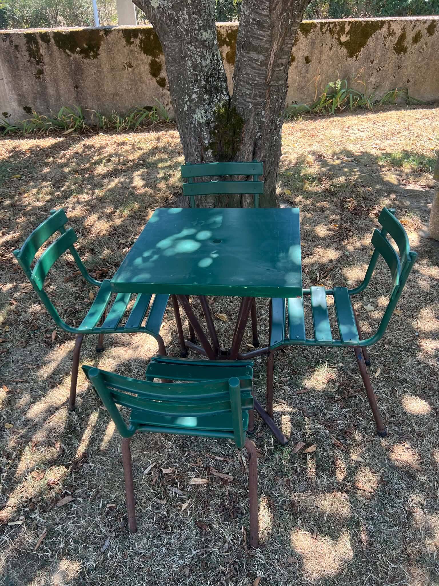 table et chaises bistrot