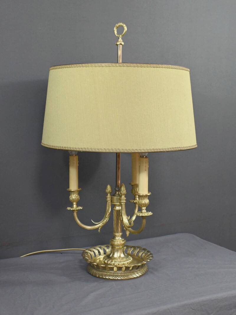 Large Bouillotte Lamp in Gilt Bronze, Louis XVI style – first half of the 20th century