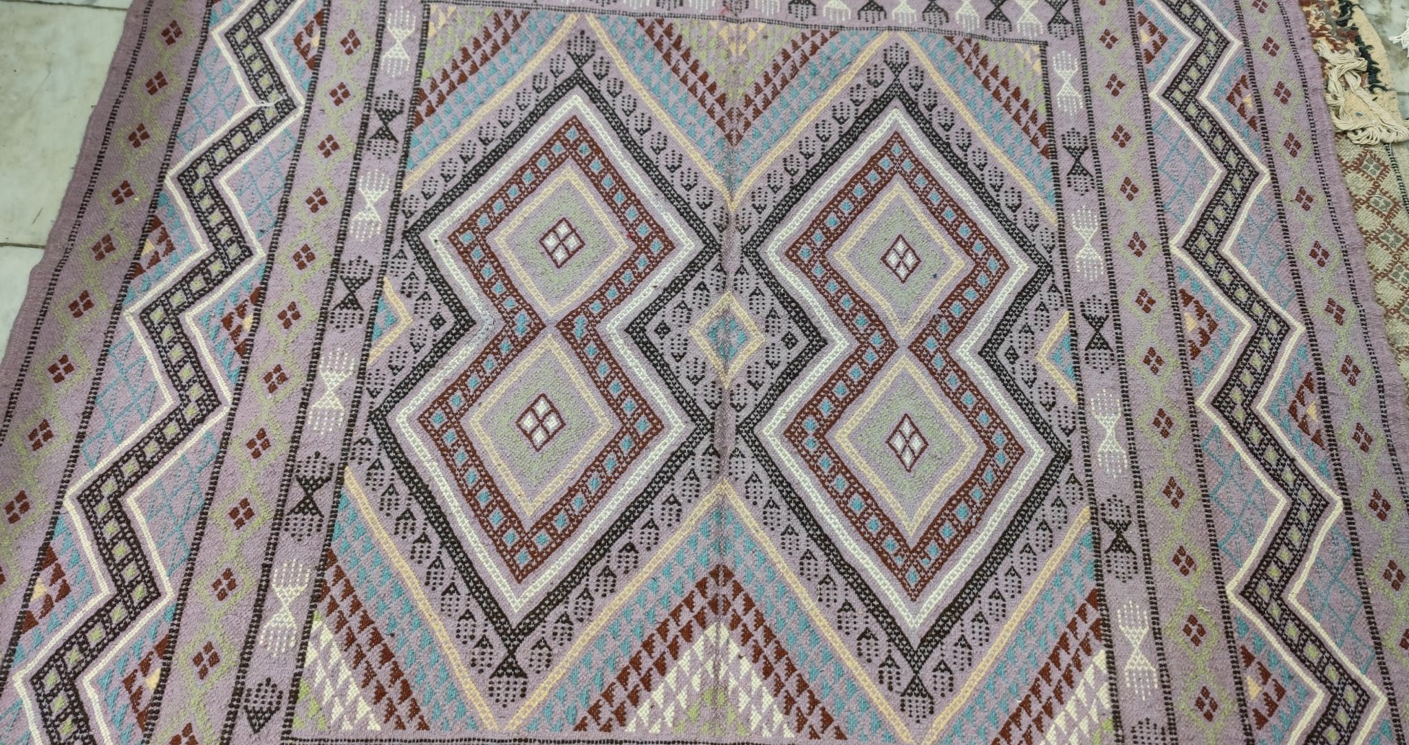 Tapis margoum fait main en laine naturelle