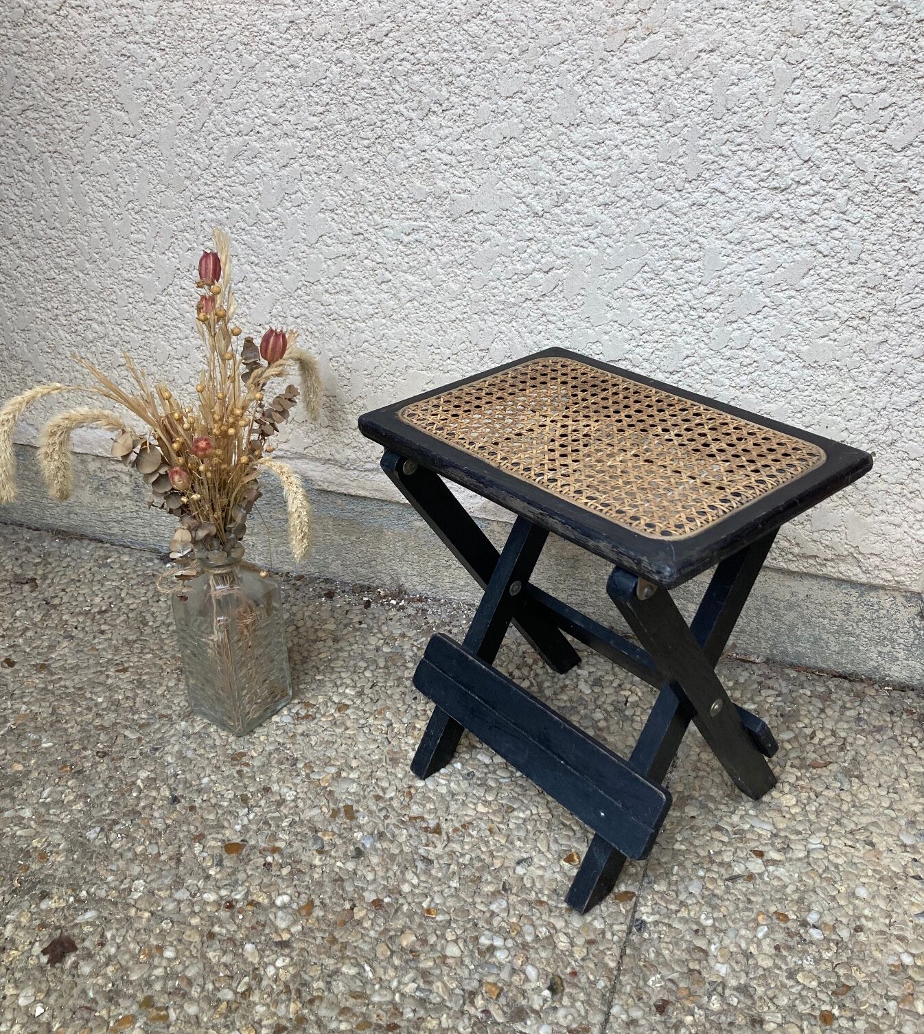 Folding stool in vintage canning