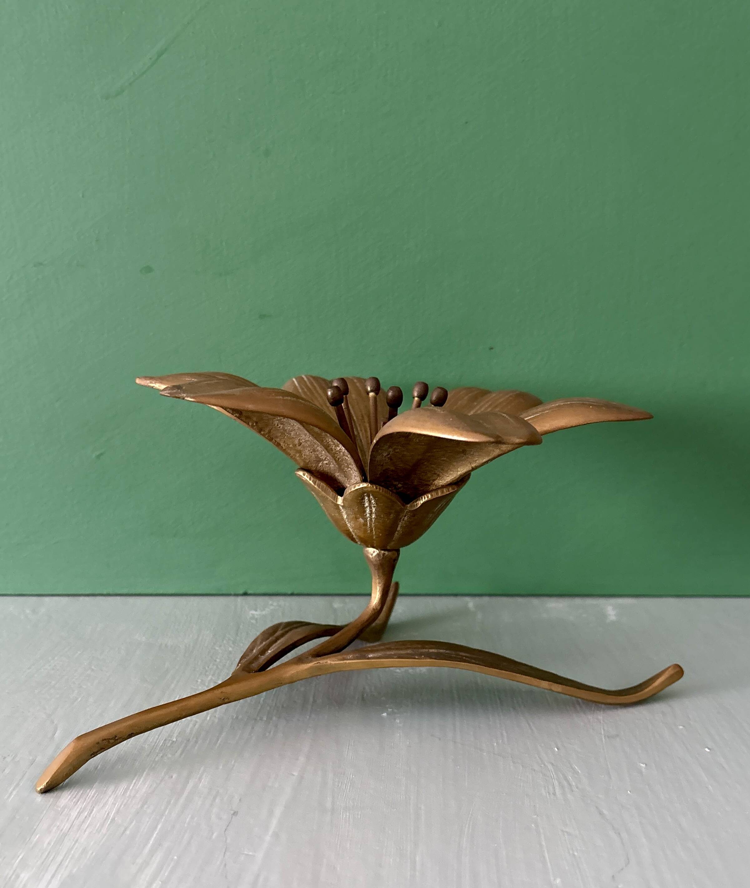 Cendrier vintage en laiton en forme de fleur