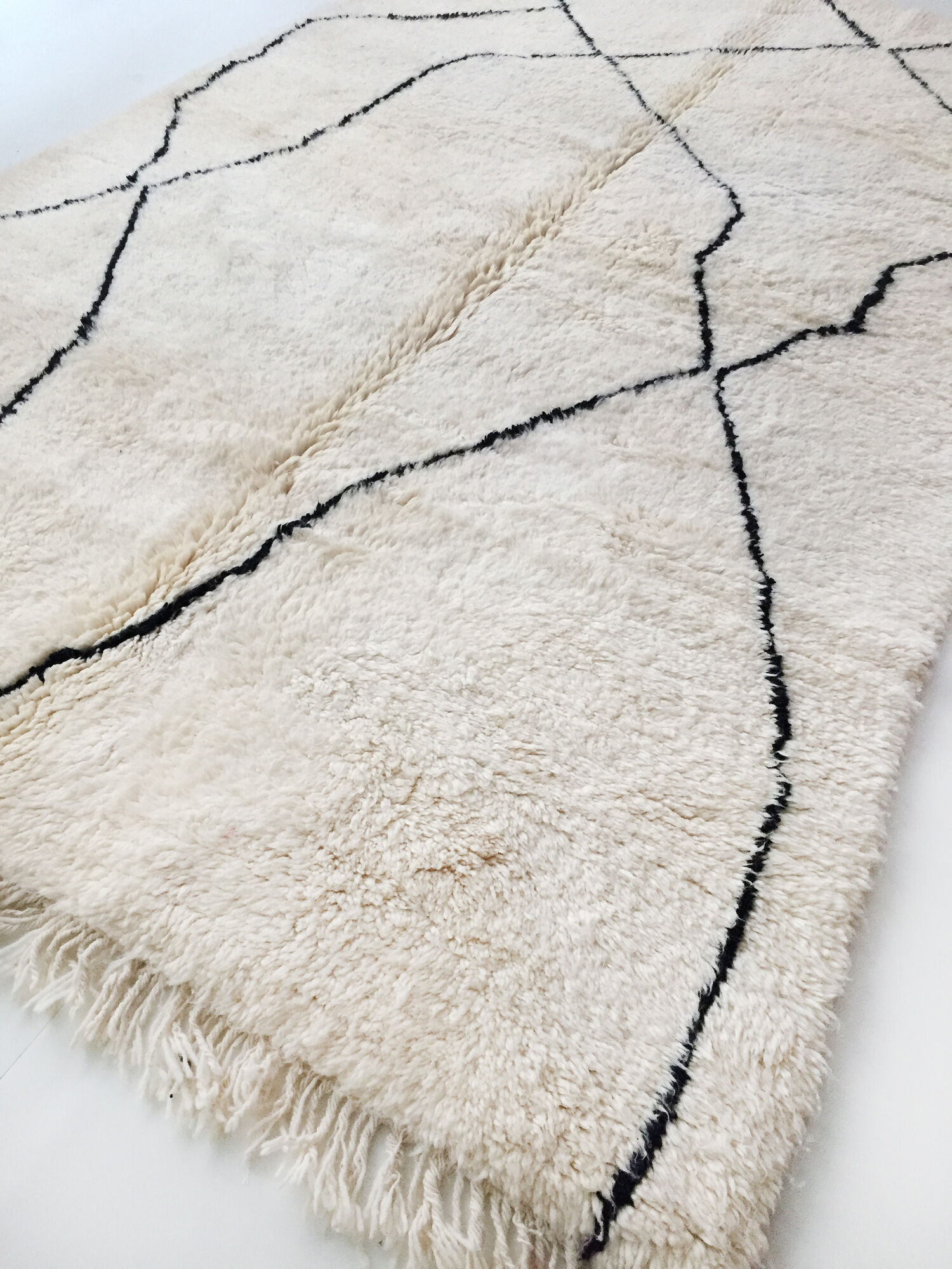 Moroccan Berber carpet Beni Ouarain ecru with graphic patterns 260x168cm