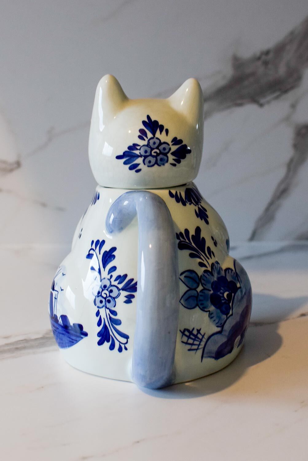 Delfts ceramic cat teapot