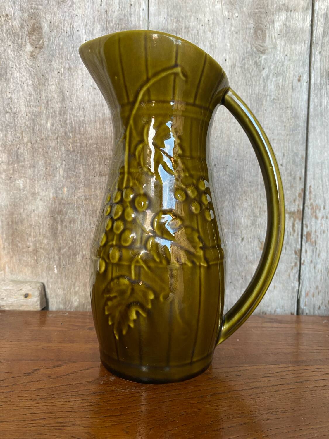 Old pitcher sarreguemines green ceramic vintage vine decor