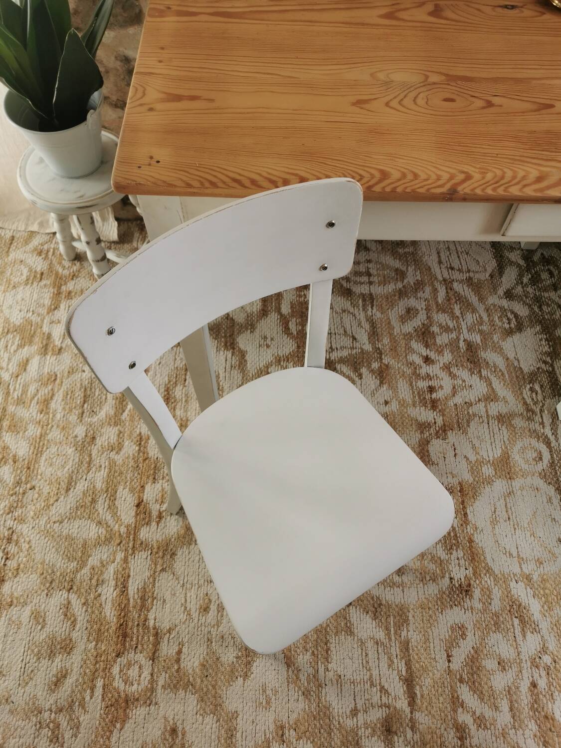 Small table, desk and its patinated chair