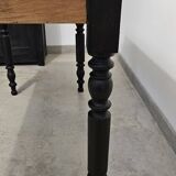 Antique farmhouse table in solid oak with turned legs