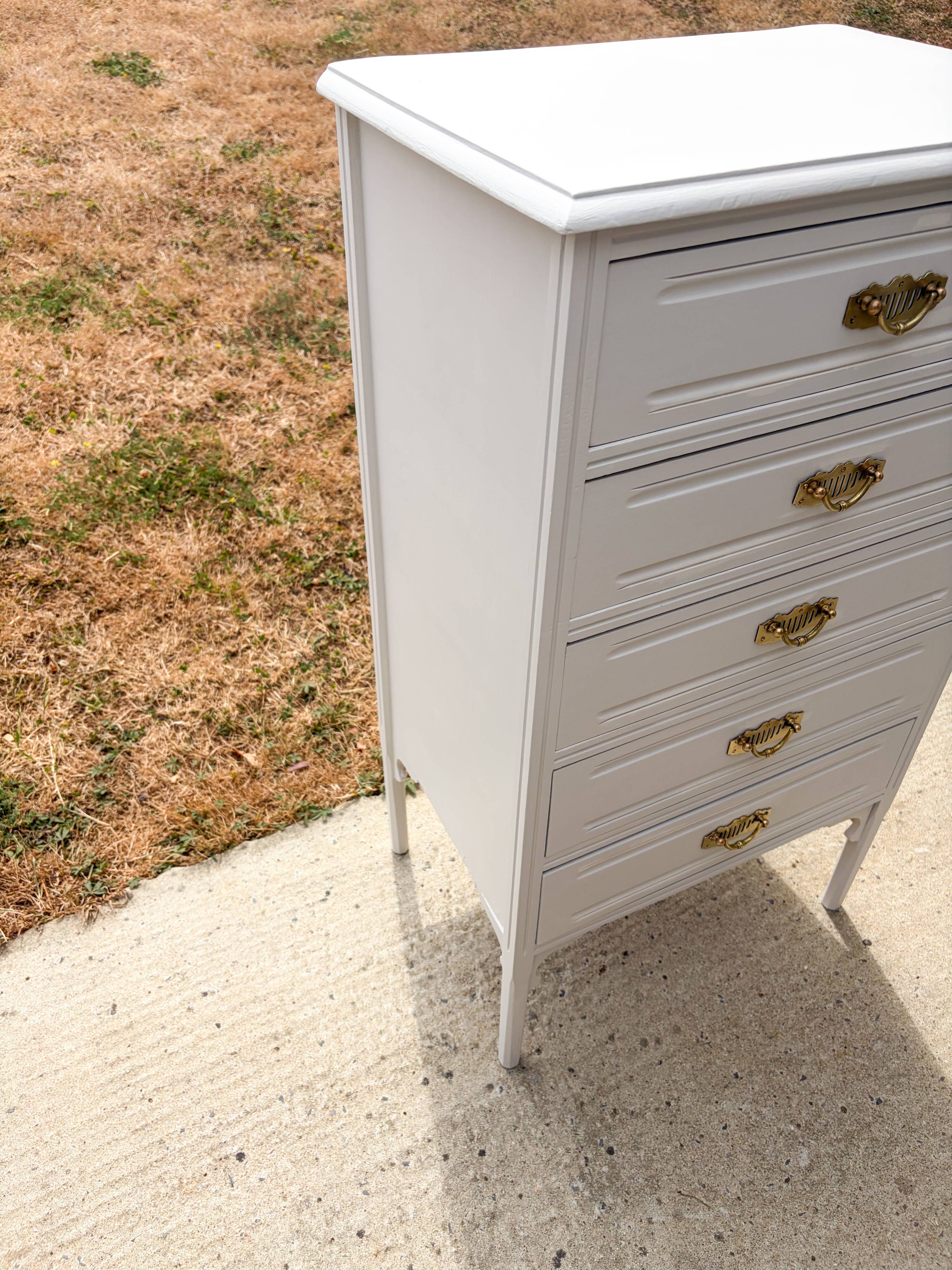Chest of drawers with 5 drawers from the 1930s/40s.