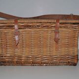 Old artisanal wicker picnic basket 50