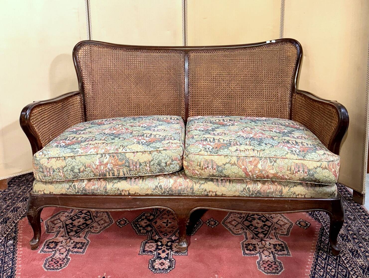 English mahogany bench from the early 20th century