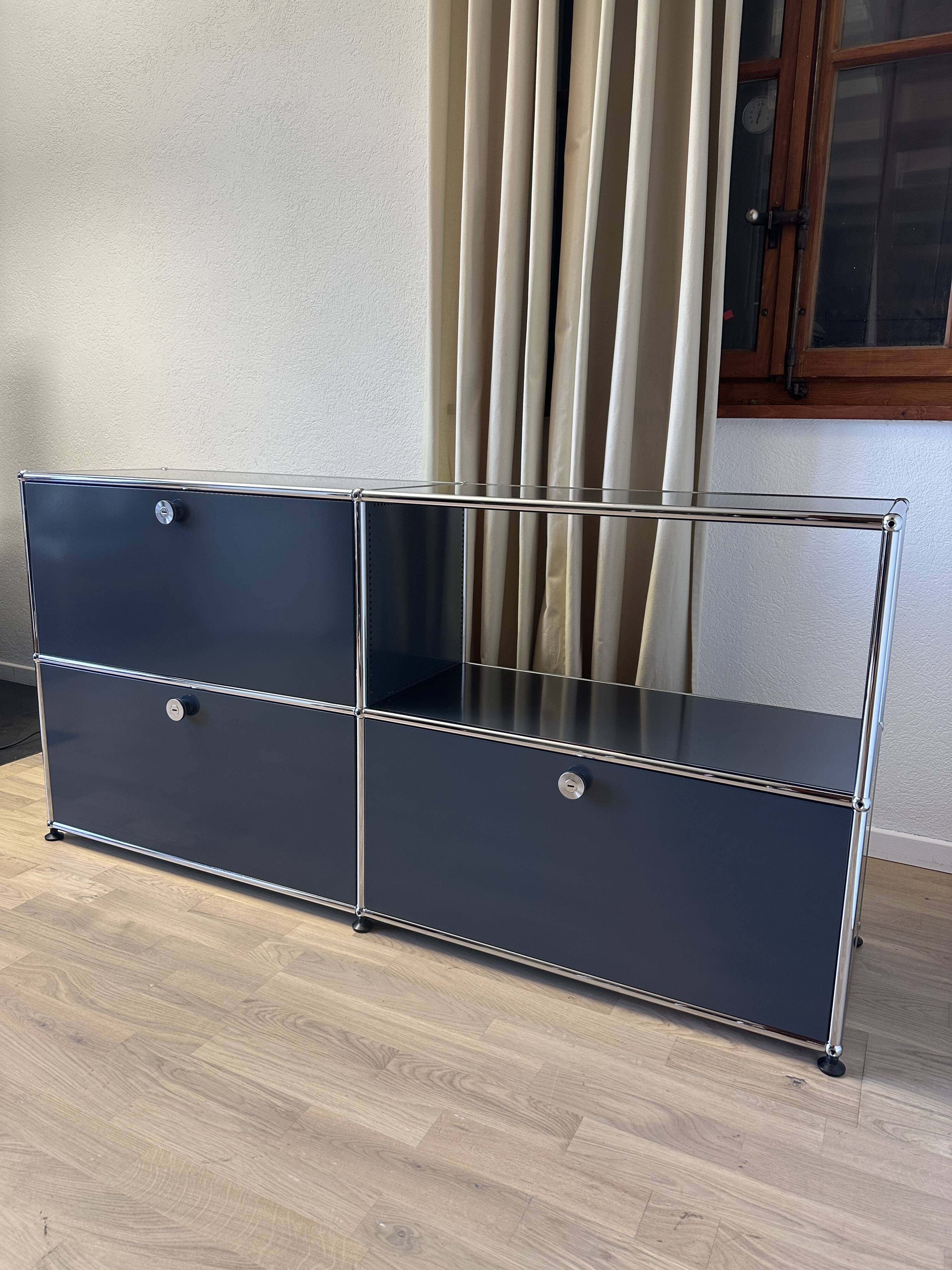 Commode USM Haller en Gris Anthracite et Noir Graphite